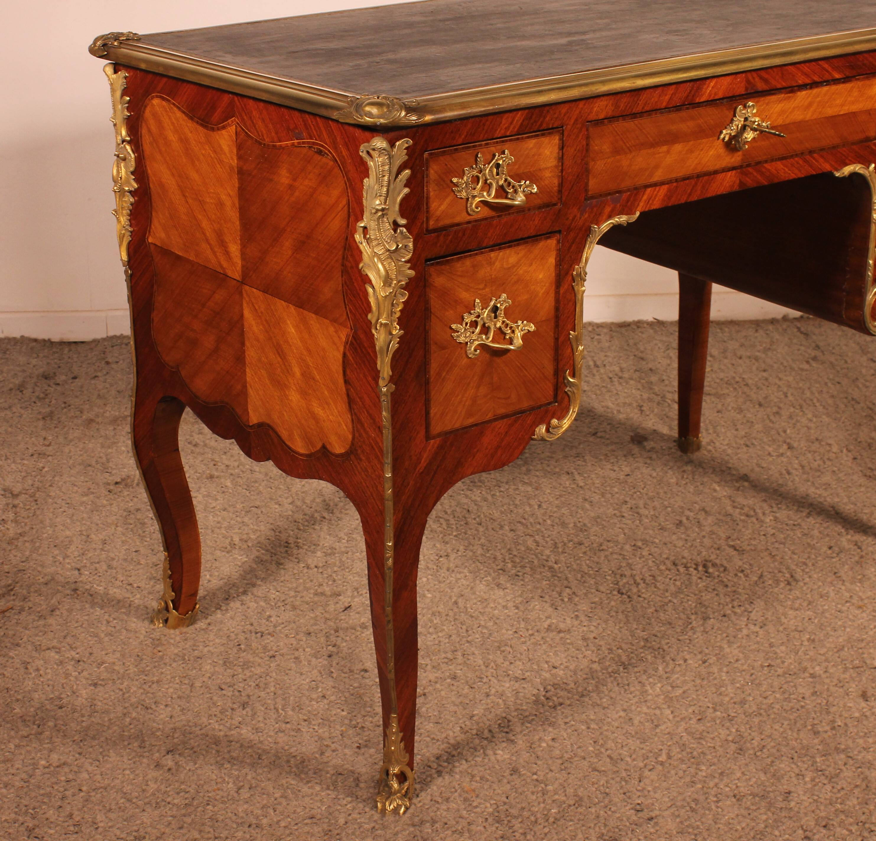 Small Double-Sided Writing Desk in Rosewood in Louis XV style from the 19th century.