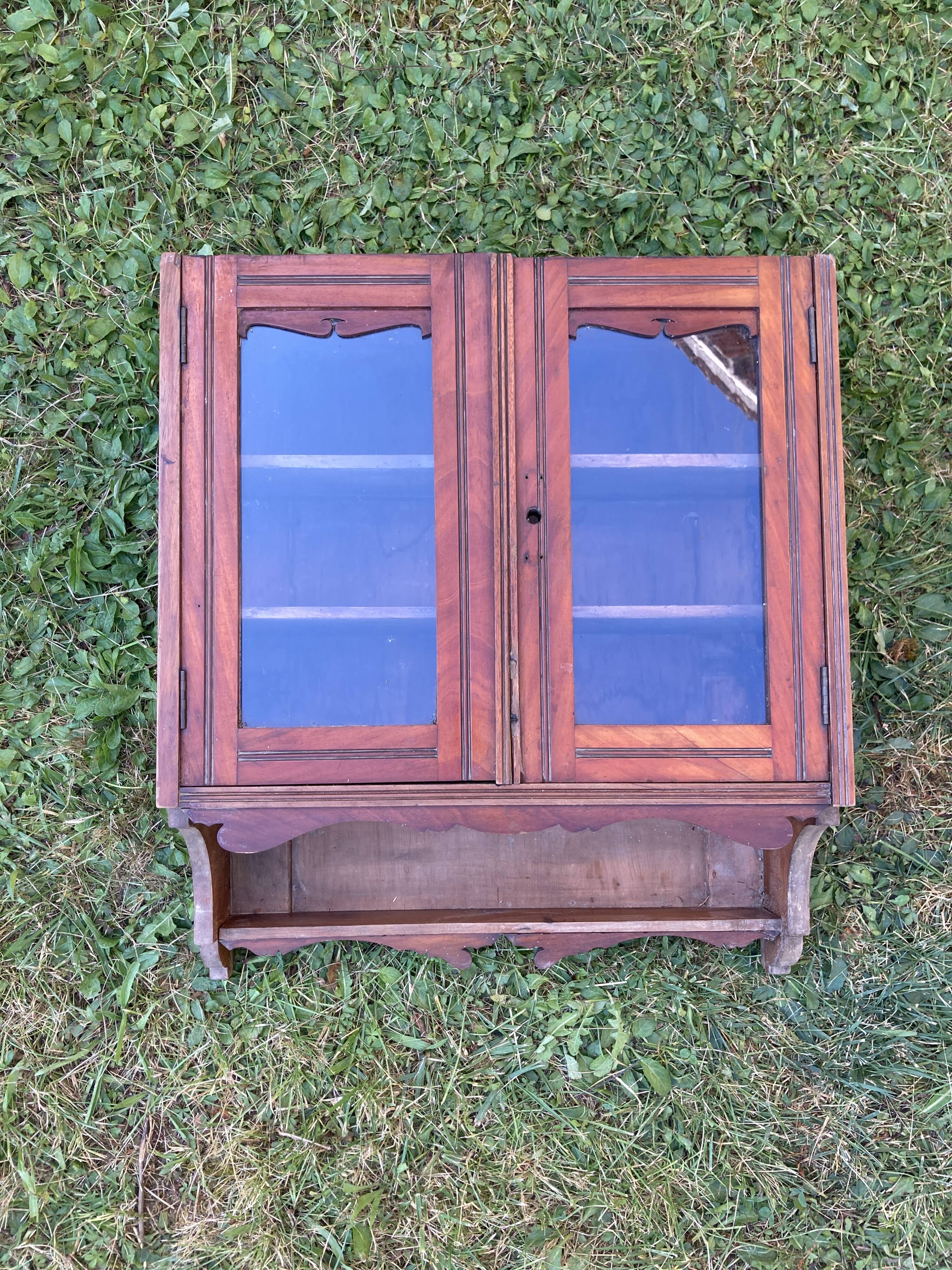 Wall display cabinet