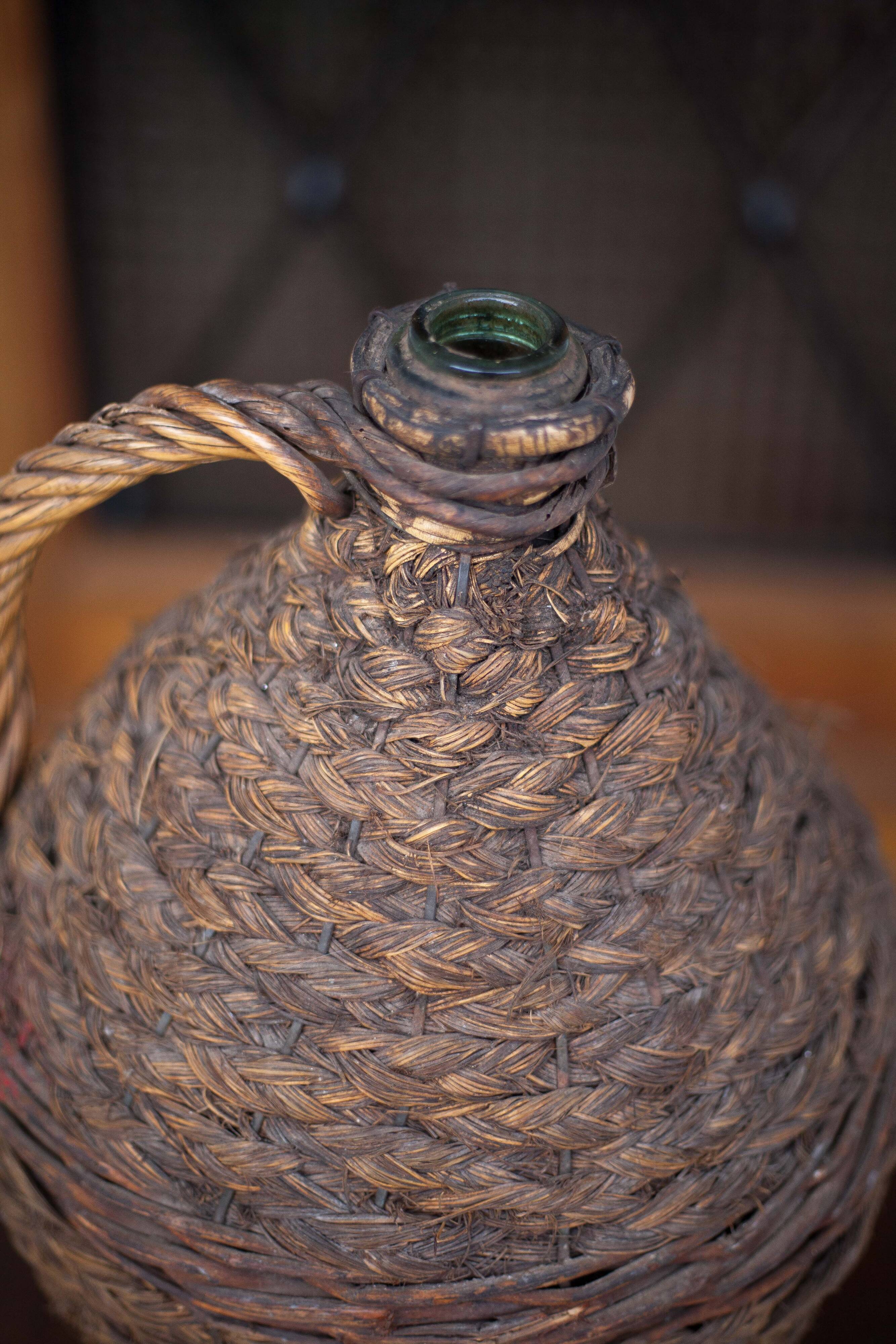 Lady Jeanne bottle, green glass bottle dressed in straw and wicker weaving, carboy, decorative v