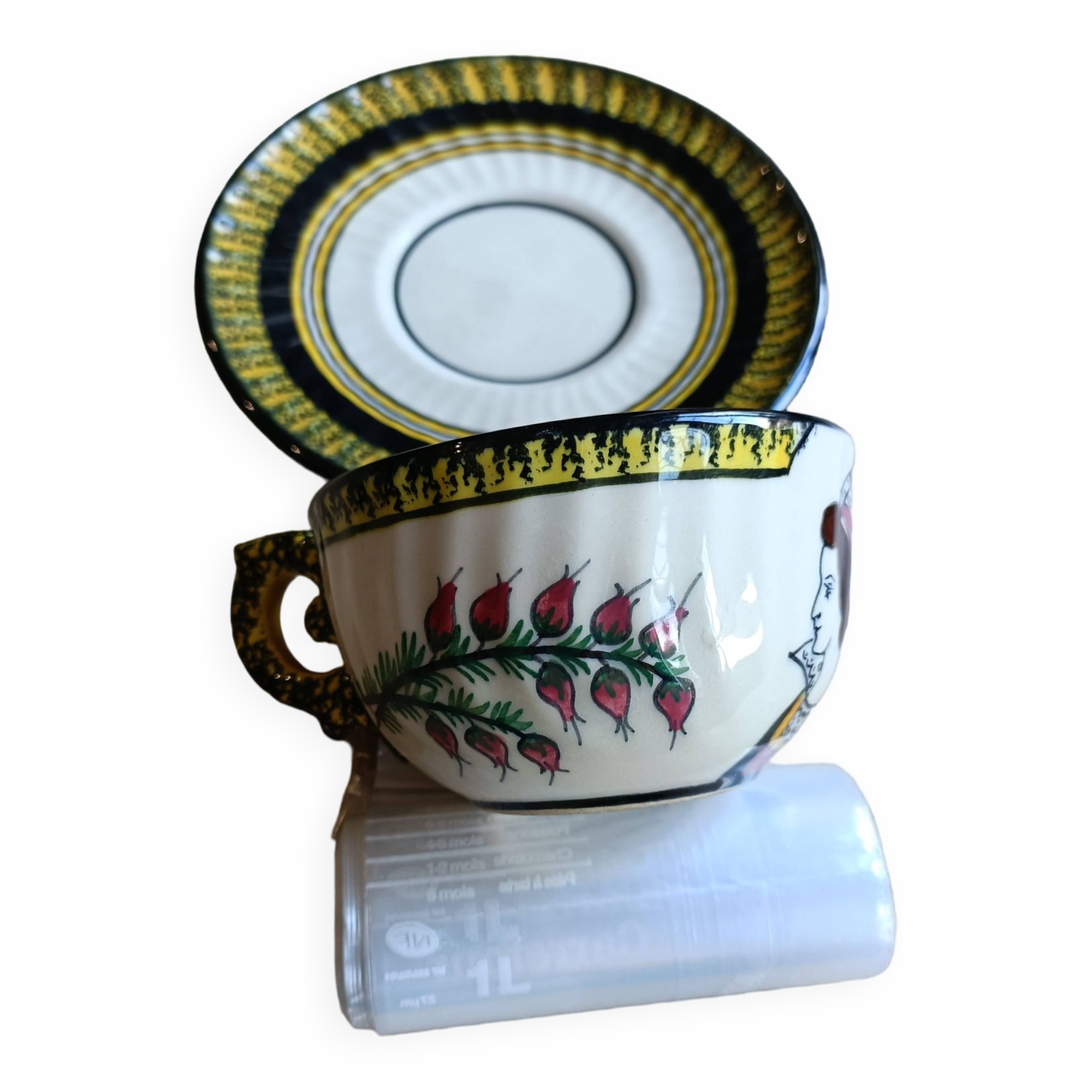 Tasse à thé avec soucoupe Henriot Quimper