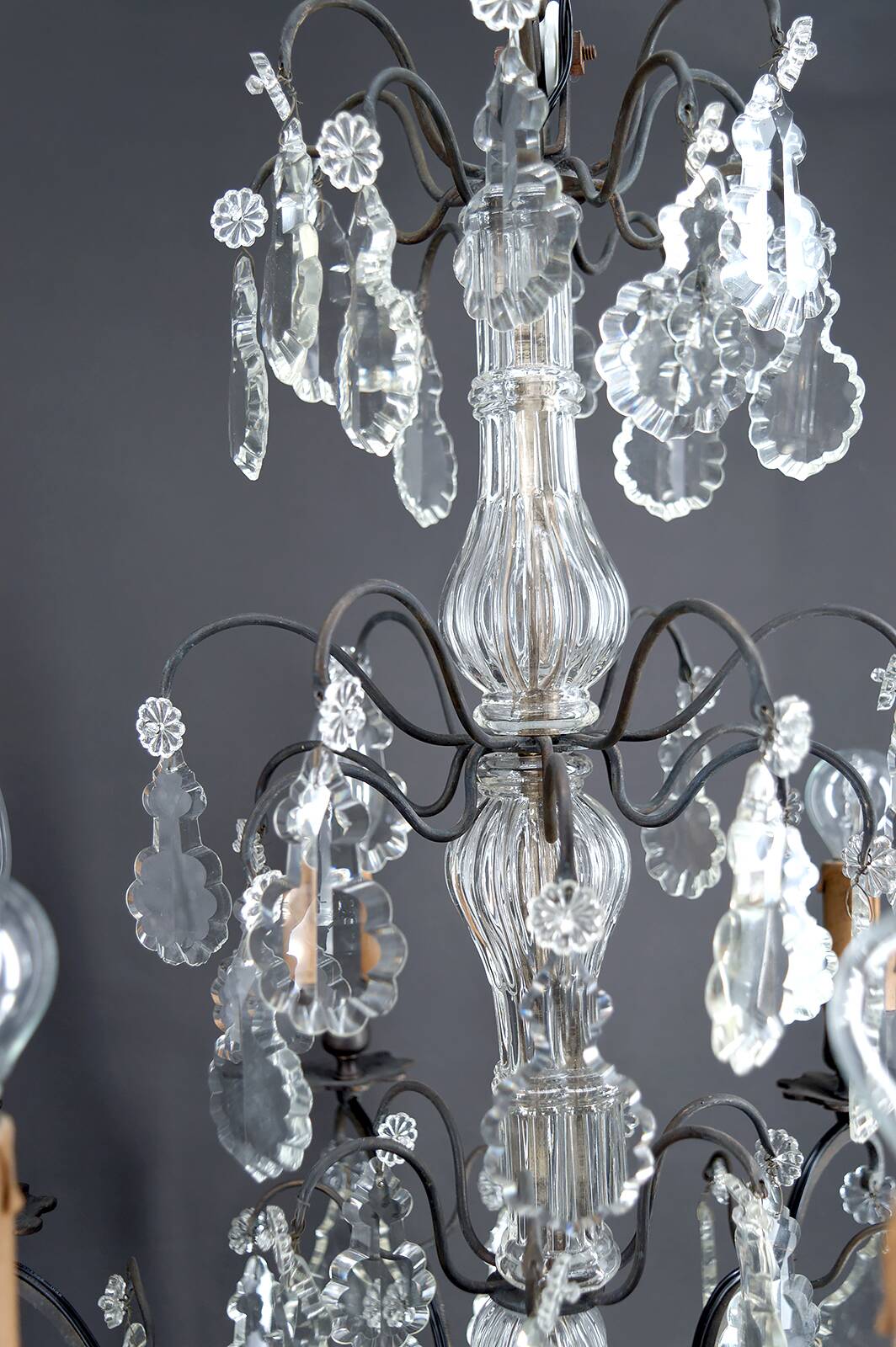 Important lustre cage en bronze, cristal de Baccarat, Style Louis XV, 1900