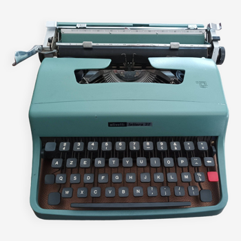 Machine à écrire Olivetti Lettera 32