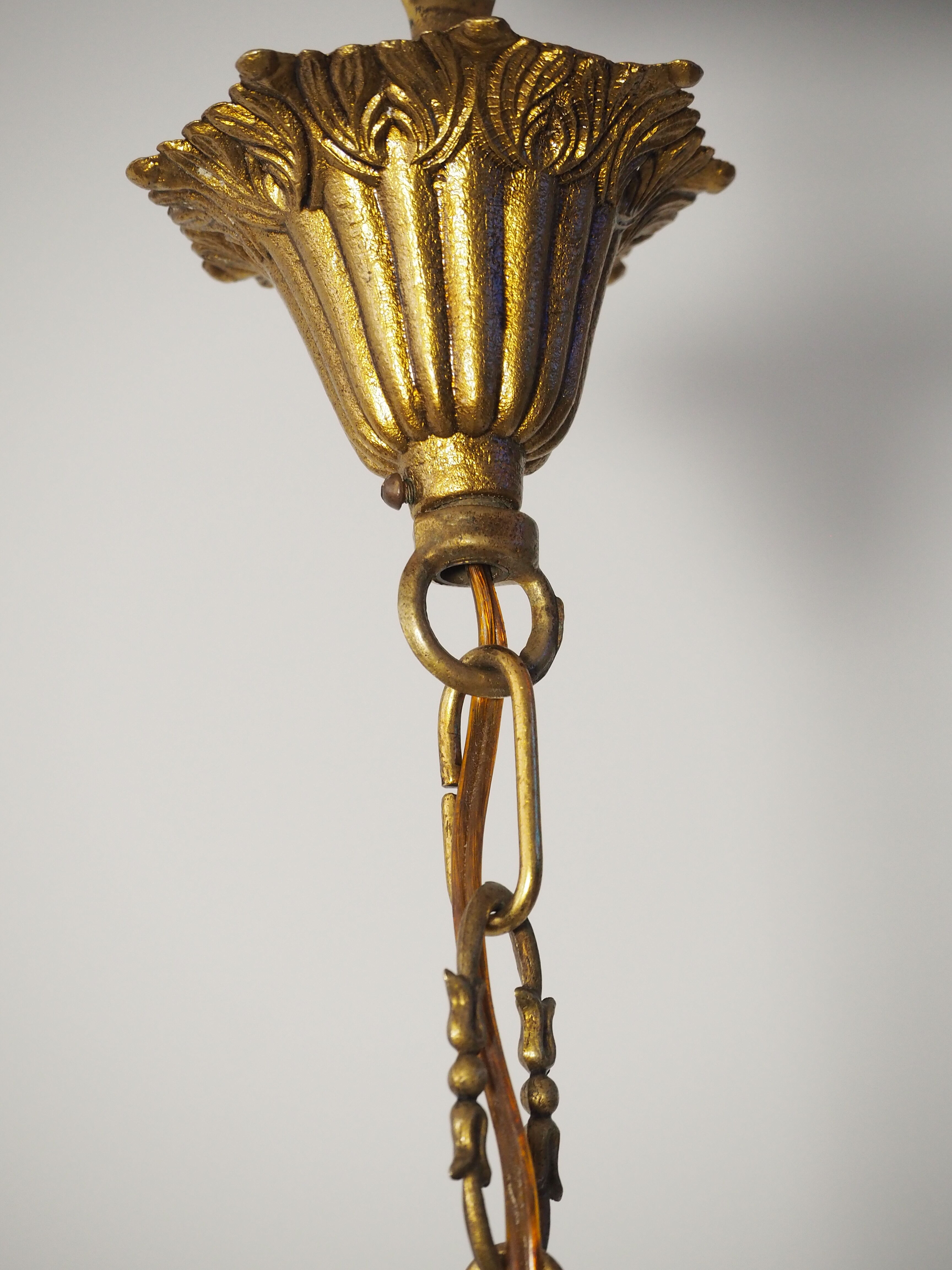 Balloon chandelier with glasses and bronze pampilles