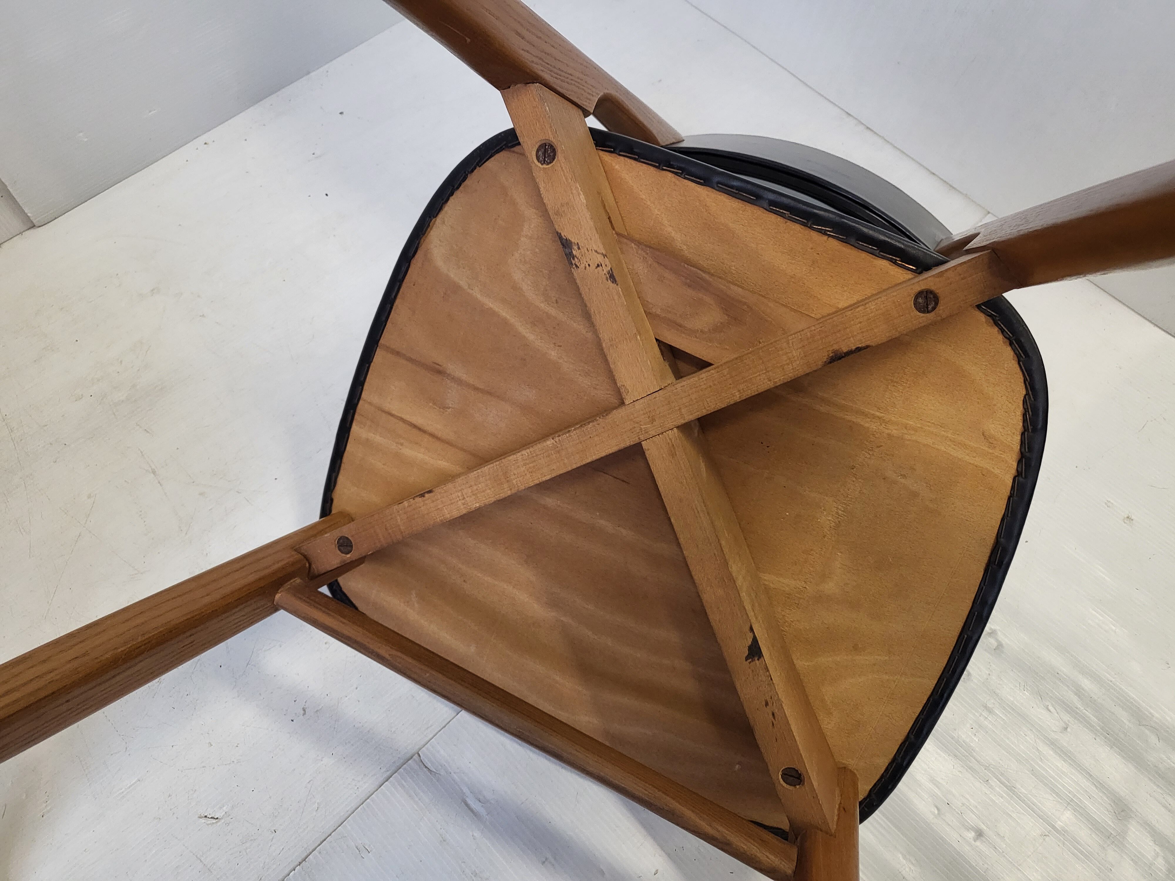 Suite of 4 vintage chairs 1960