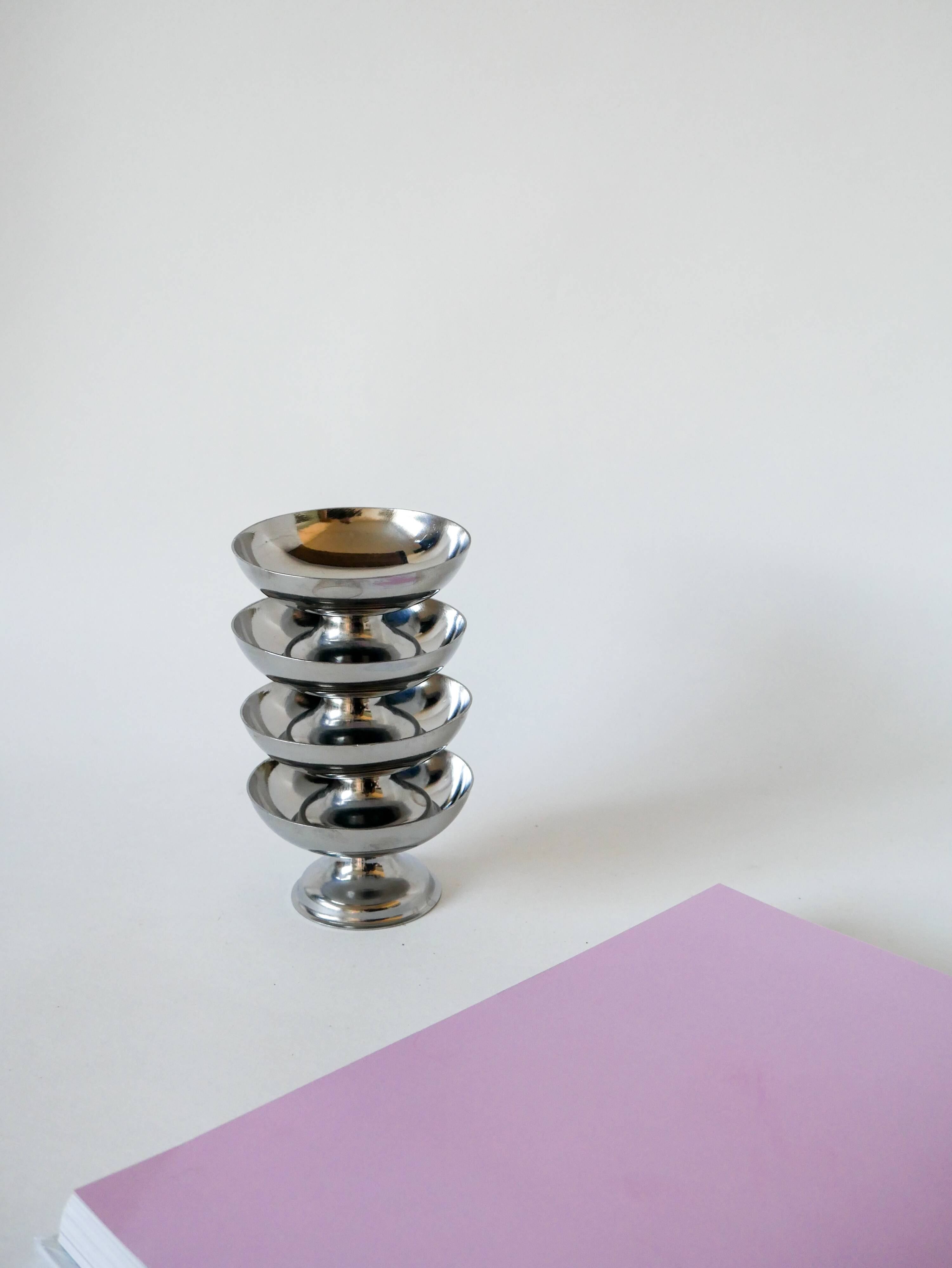 Set of 4 low stainless steel bowls 1970 9 x 5 cm