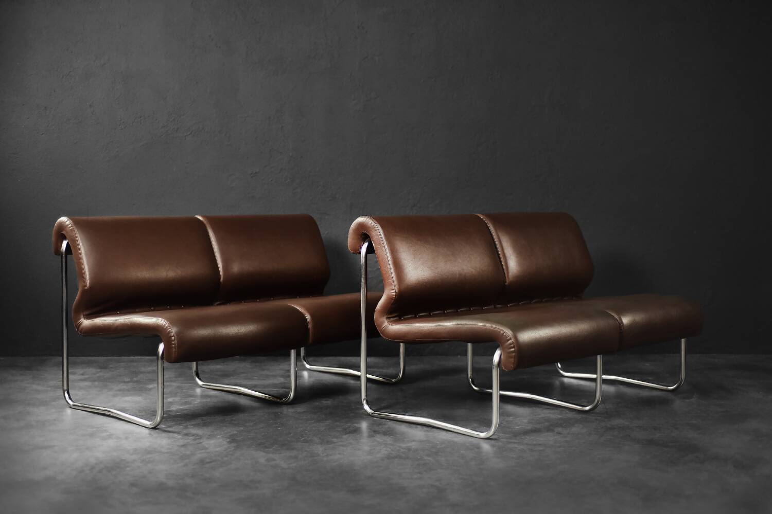Two-seater canapé in steel and brown faux leather, Germany 1970.
