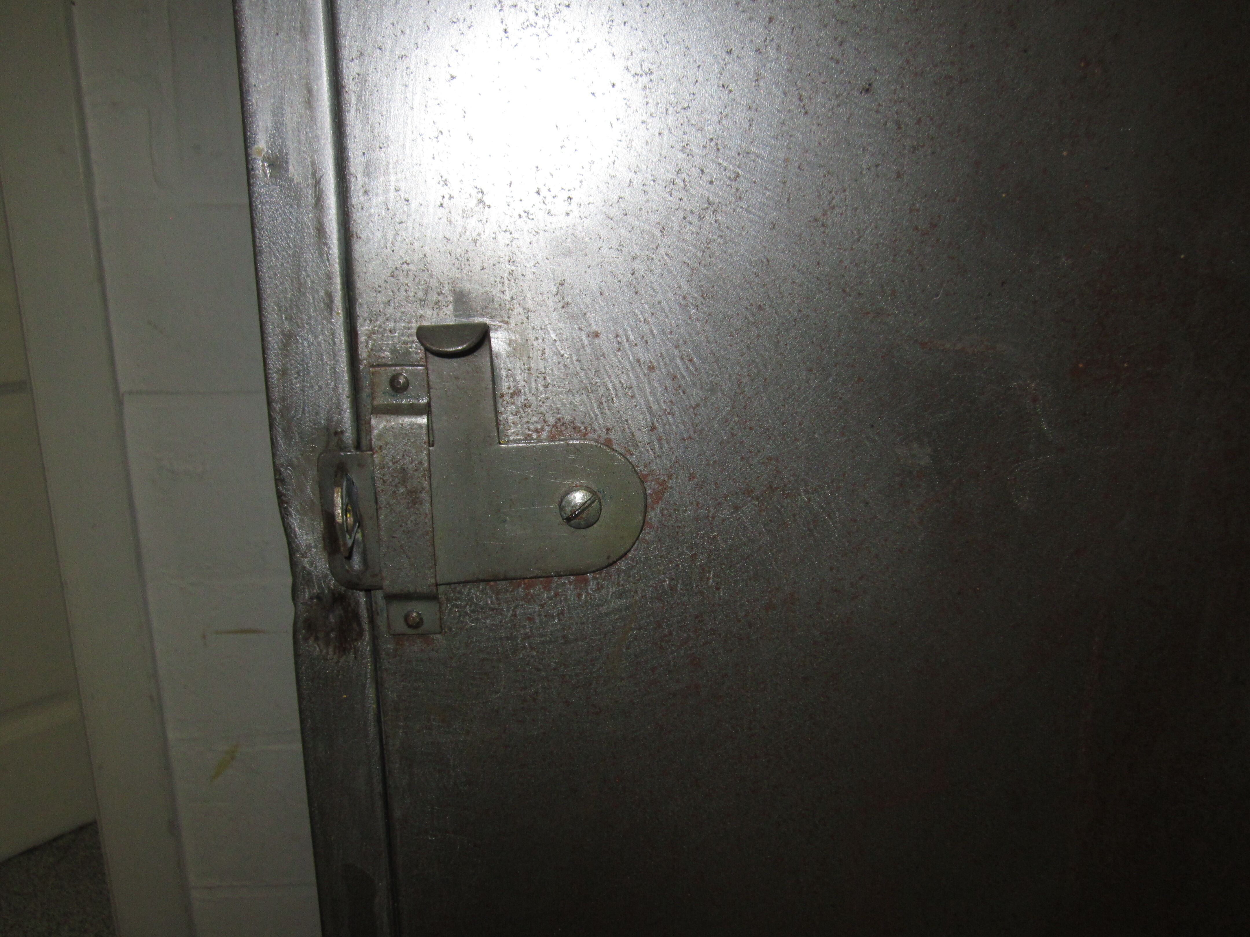 Dressing Cabinet metal