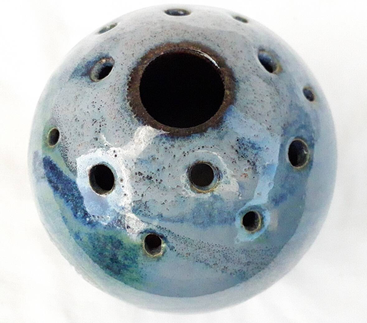 Ceramic flower vase