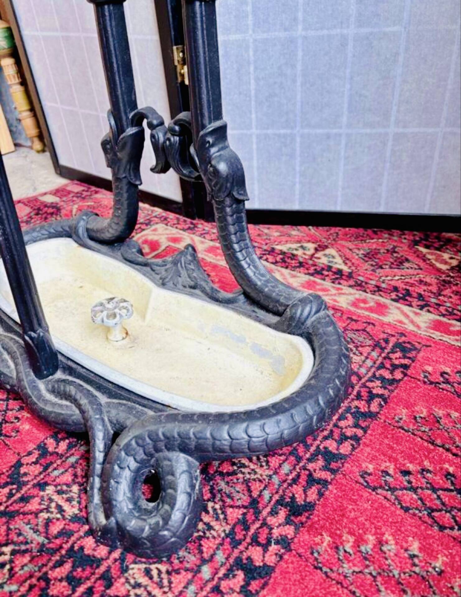Art Nouveau coat rack in cast iron, circa 1900