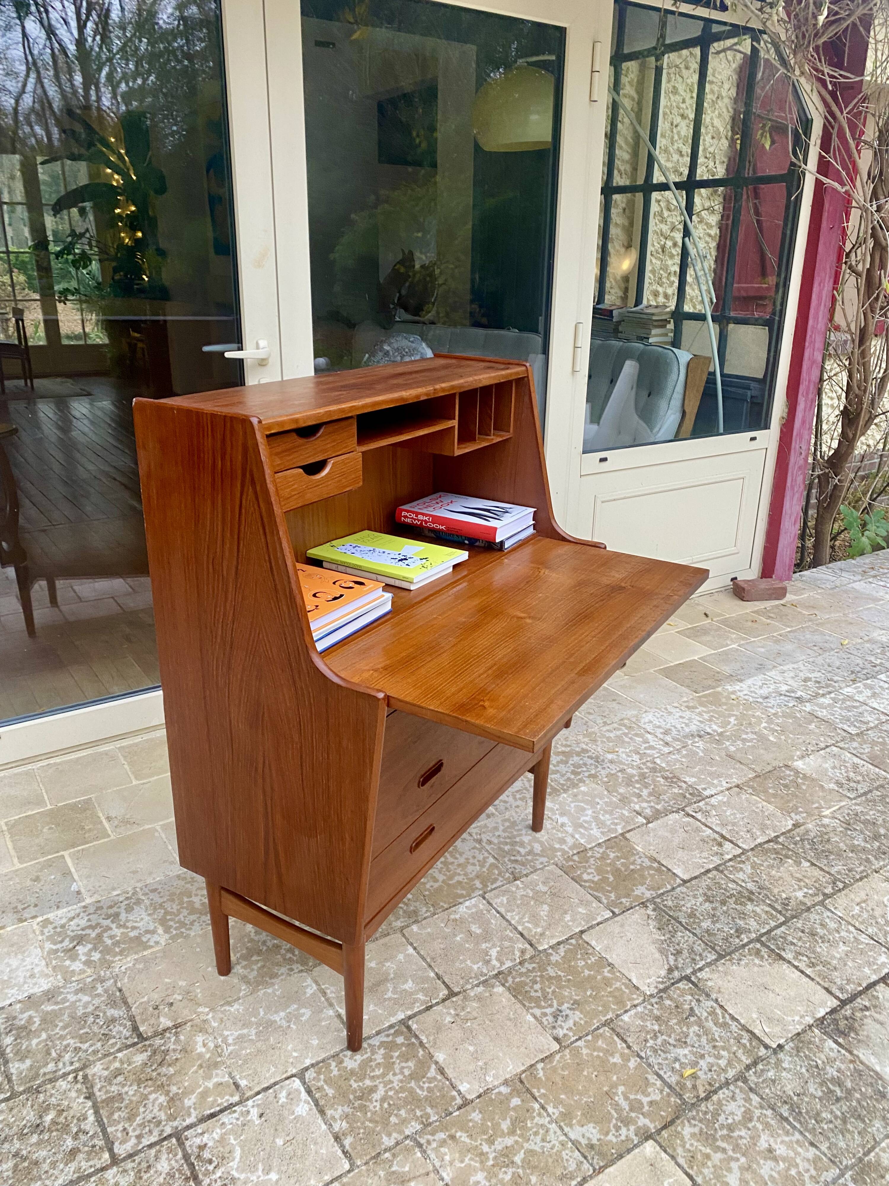 Danish secretary/desk model 37 by Arne Wahl Iversen for Vinde Møbe