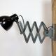 Lampe murale à ciseaux en émail noir industriel, années 1950