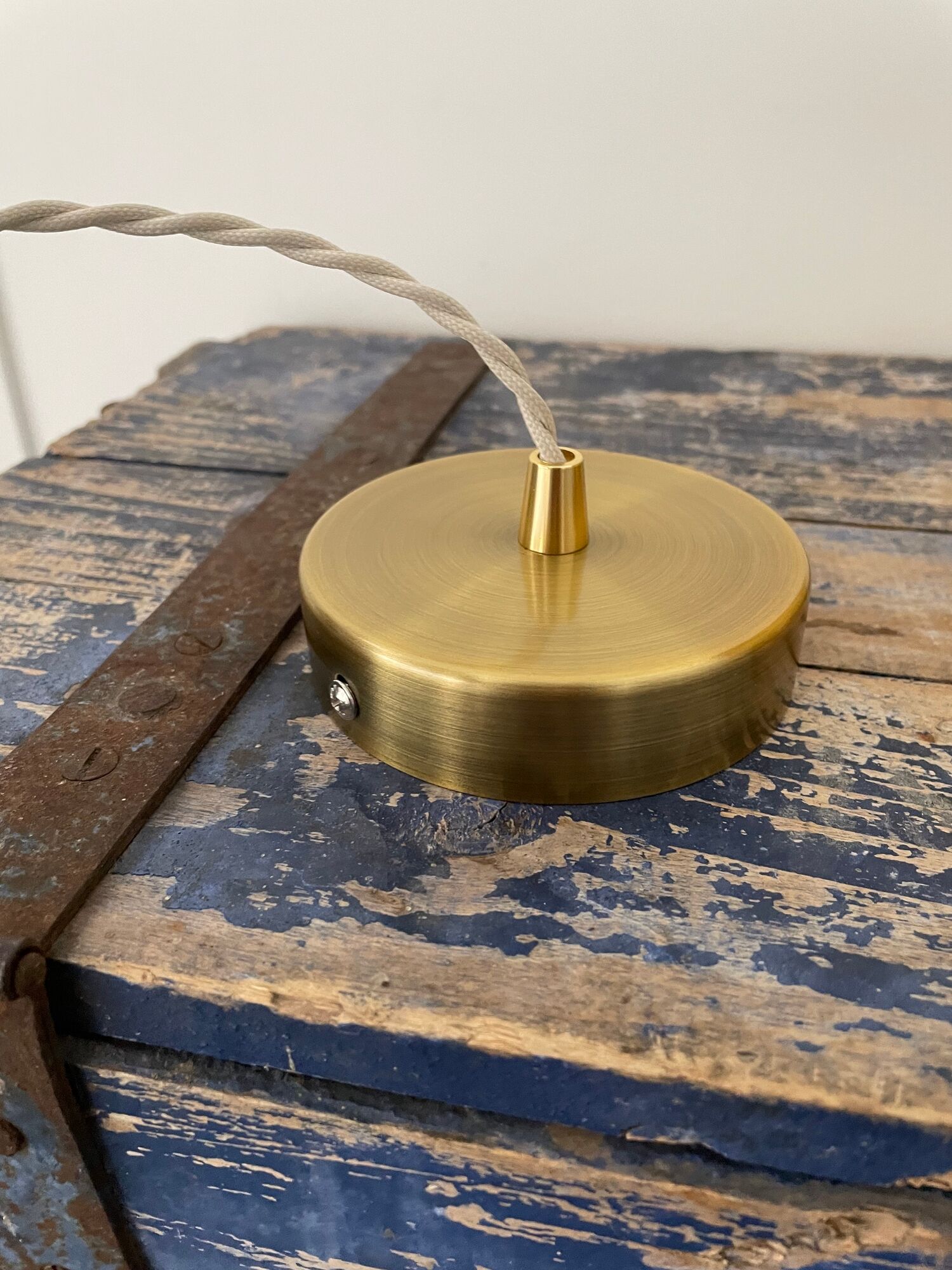 Vintage suspension lamp in electrified amber glass to nine