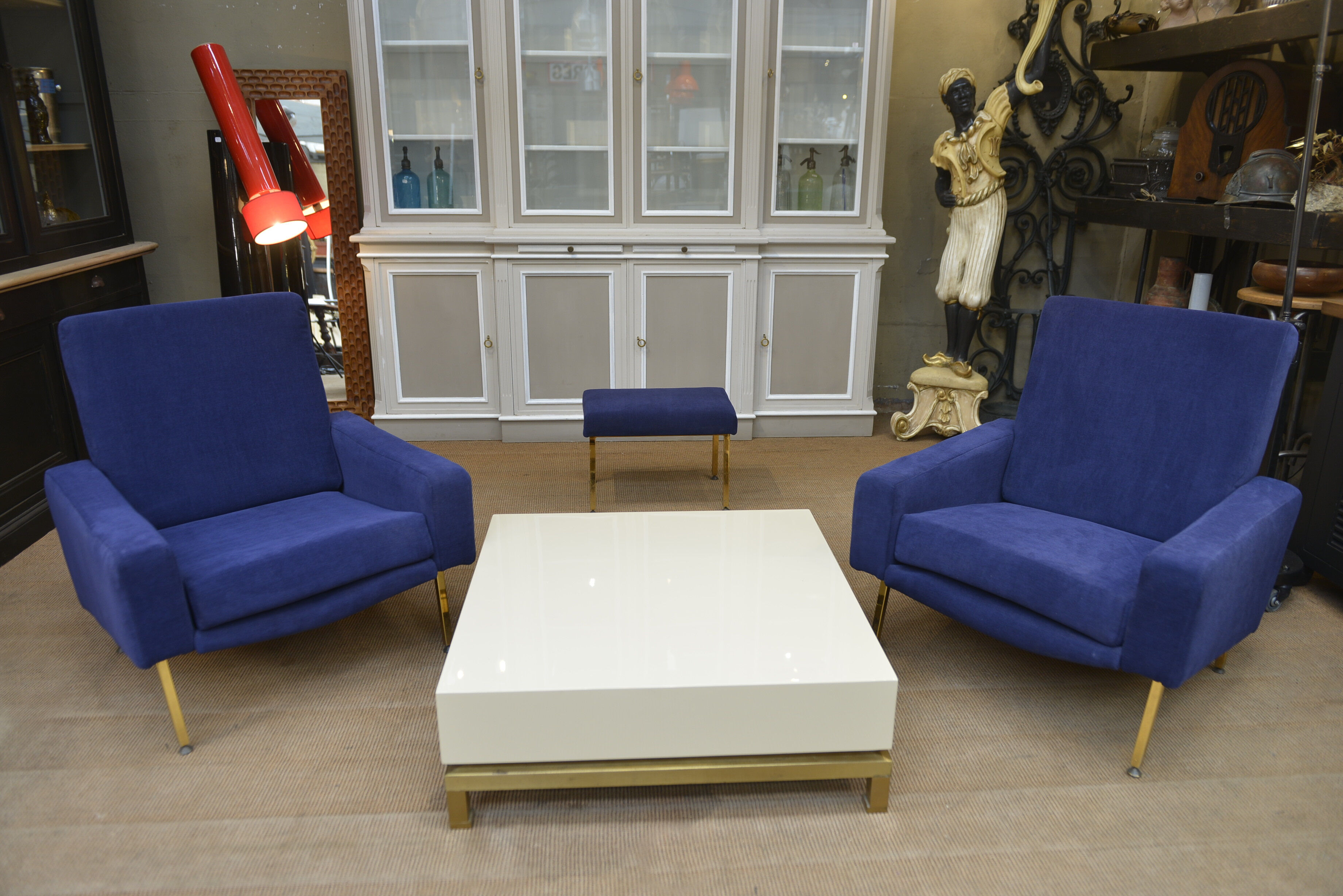 Pair of armchairs and ottoman vintage 1950 in blue velour and brass