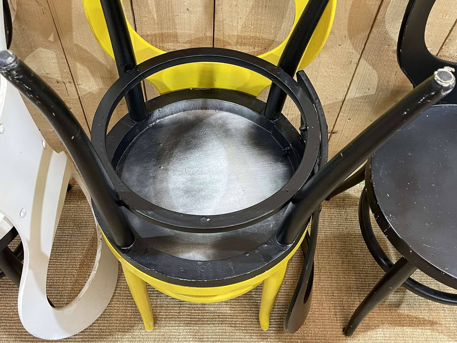 Series of 6 Baumann Mouette model chairs from the 70s