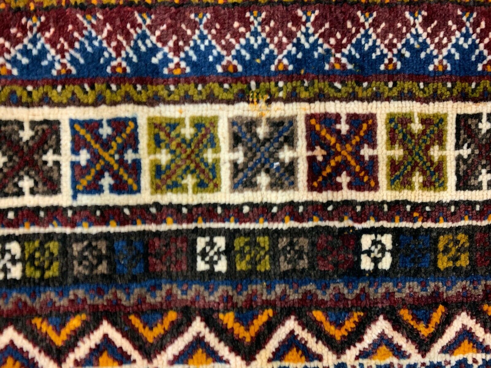 Moroccan tazenacht rug 320x200 cm