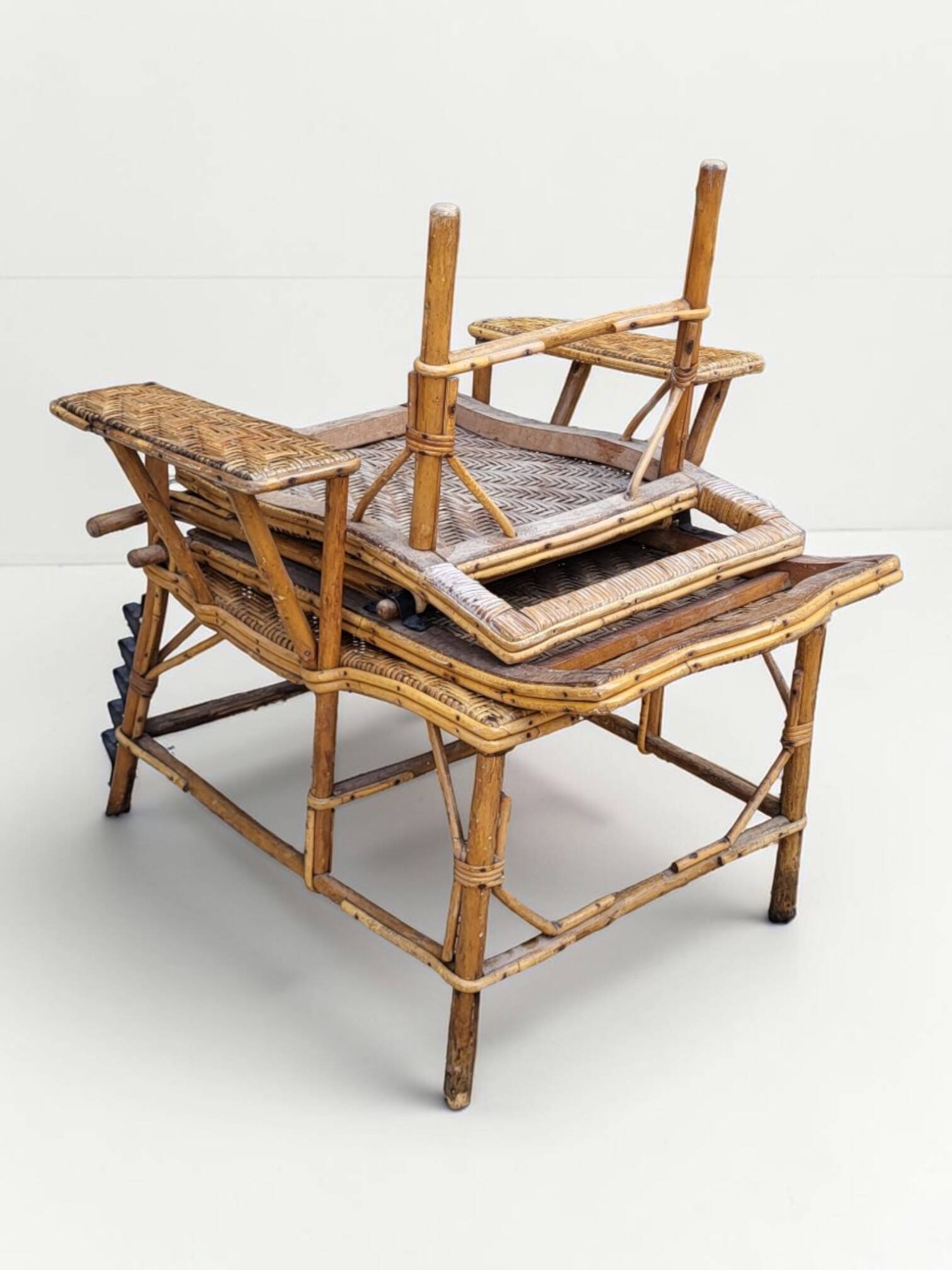 Chaise longue / fauteuil de repos en rotin