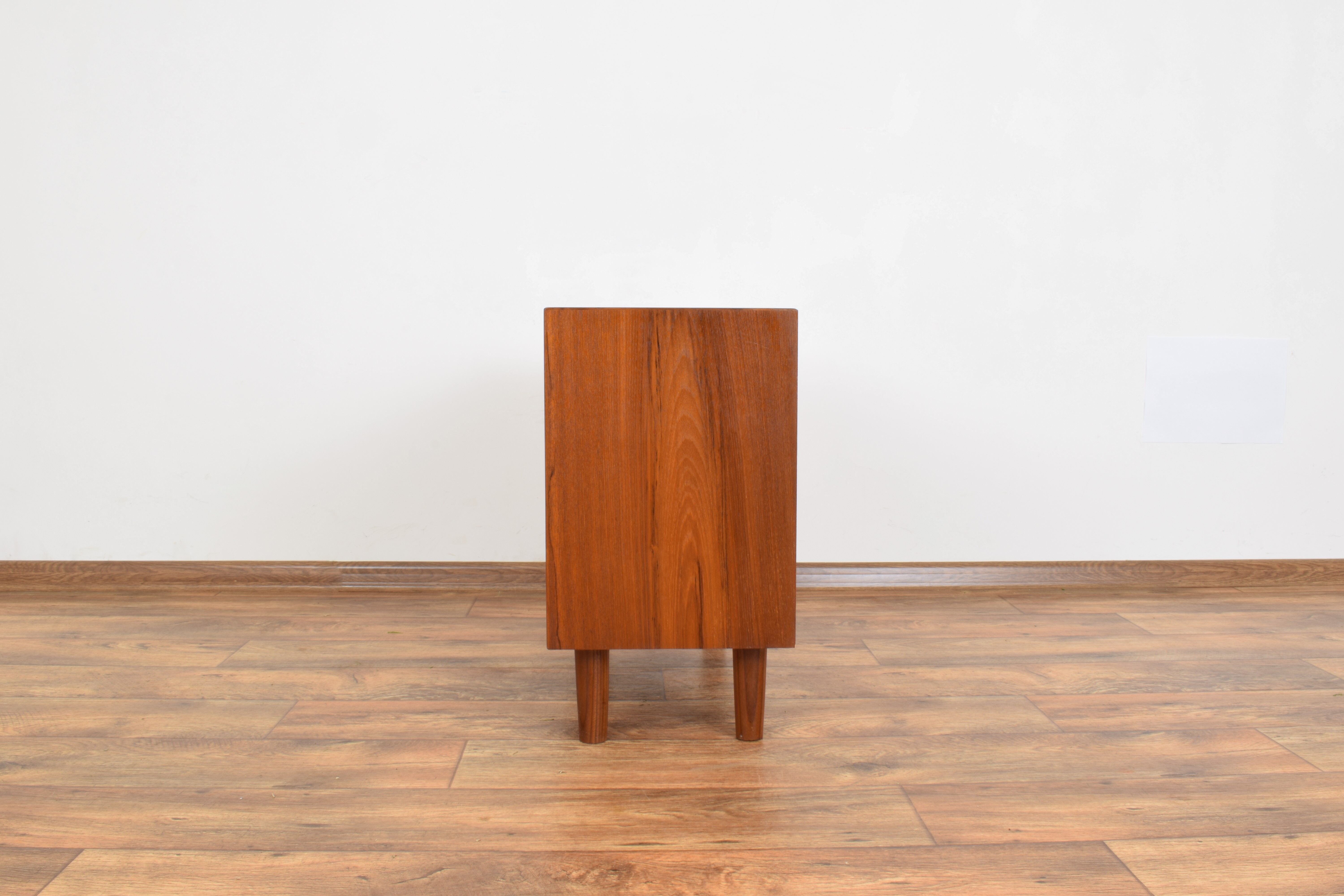 Commode en teck danoise années 1960