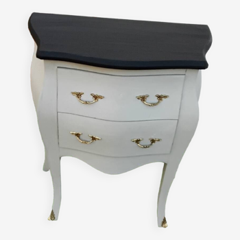 Small L.XV style chest of drawers