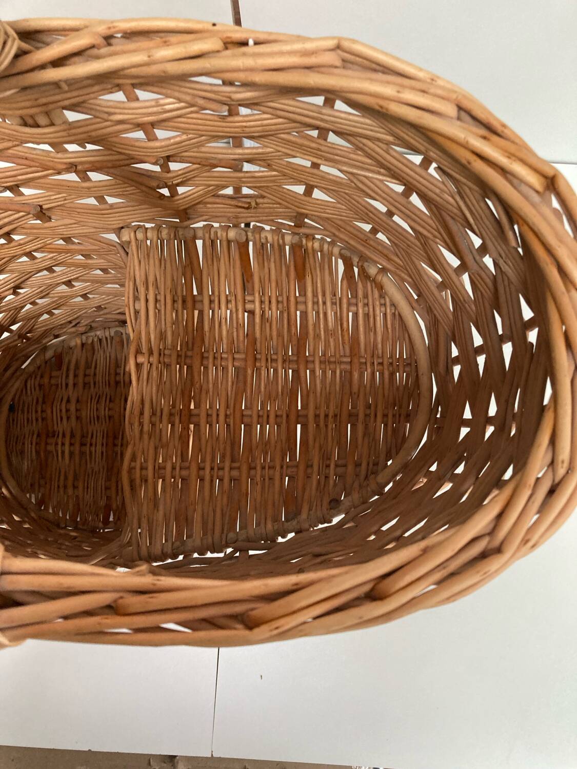 Panier d’escaliers en osier tressé, 1970