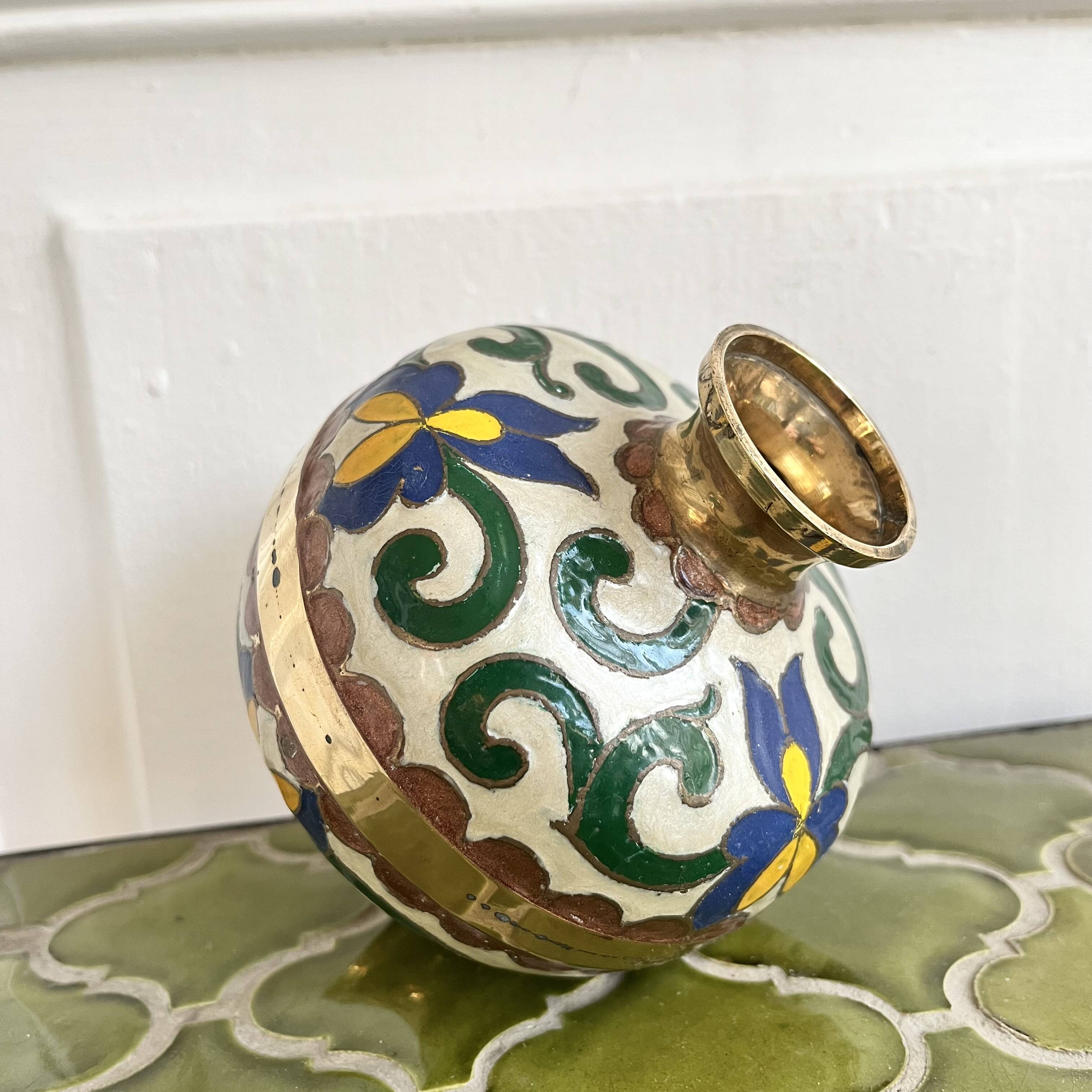 vase laiton émail cloisonné décor d'iris