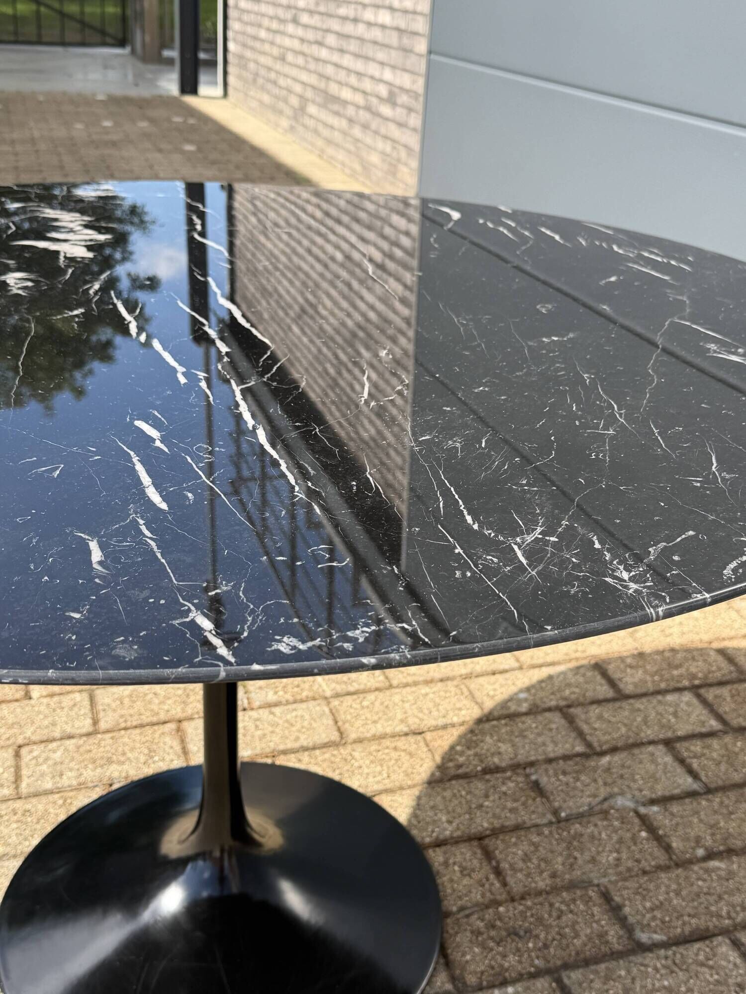 Original Knoll Tulip dining table (137cm) Nero Marquina glossy LIKE NEW!!