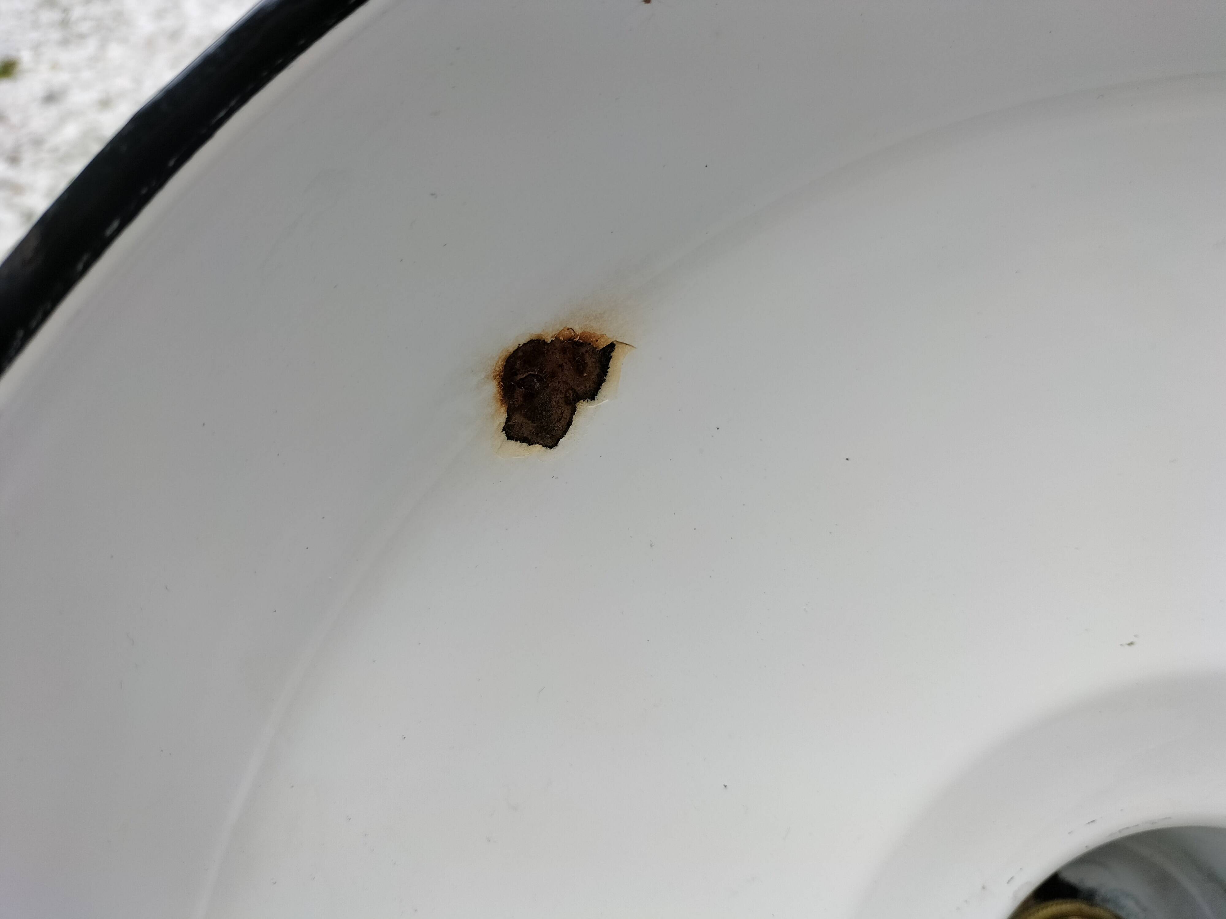 Enameled sheet metal lamps