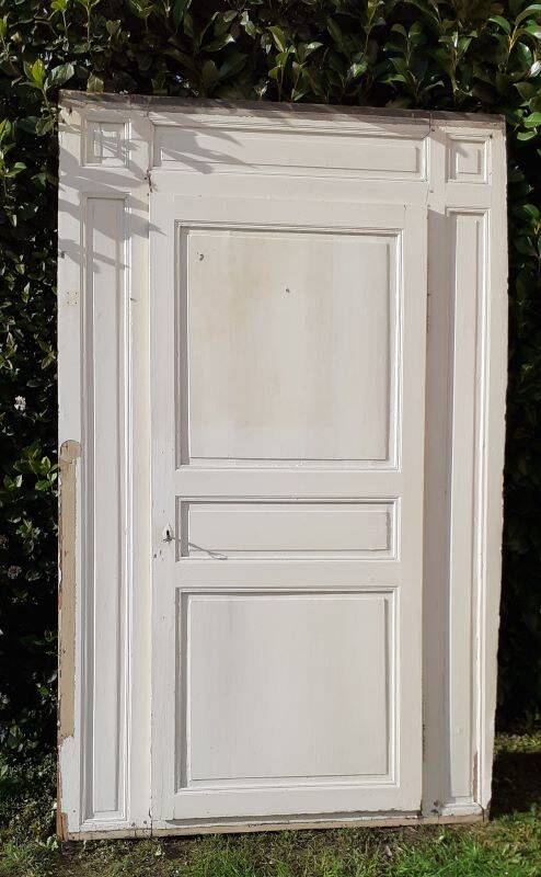 Cupboard door h201.5xl91.5cm with its 19th century molded frame
