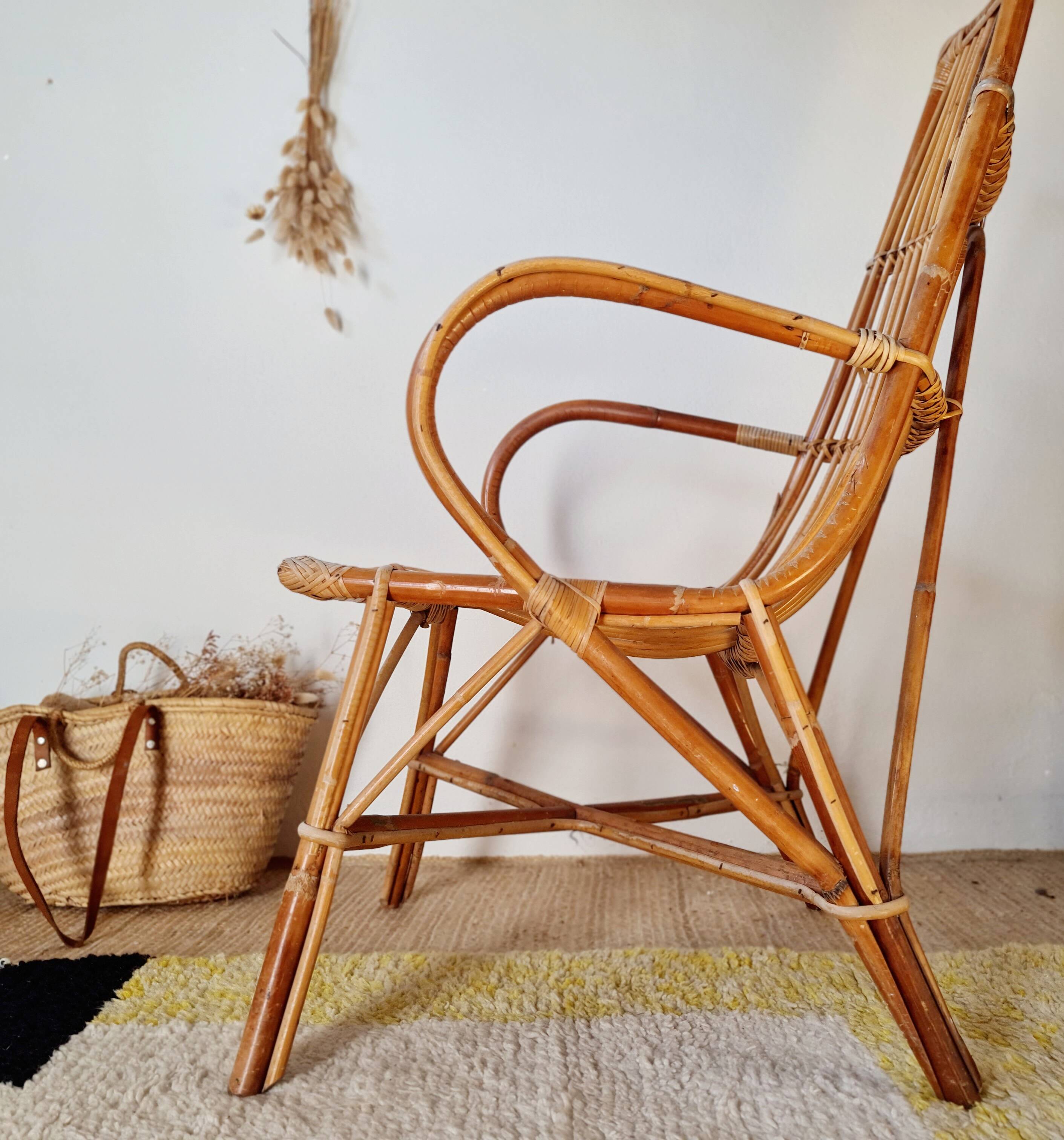 Fauteuil ancien en rotin large dossier