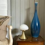 Grand vase en verre bleu