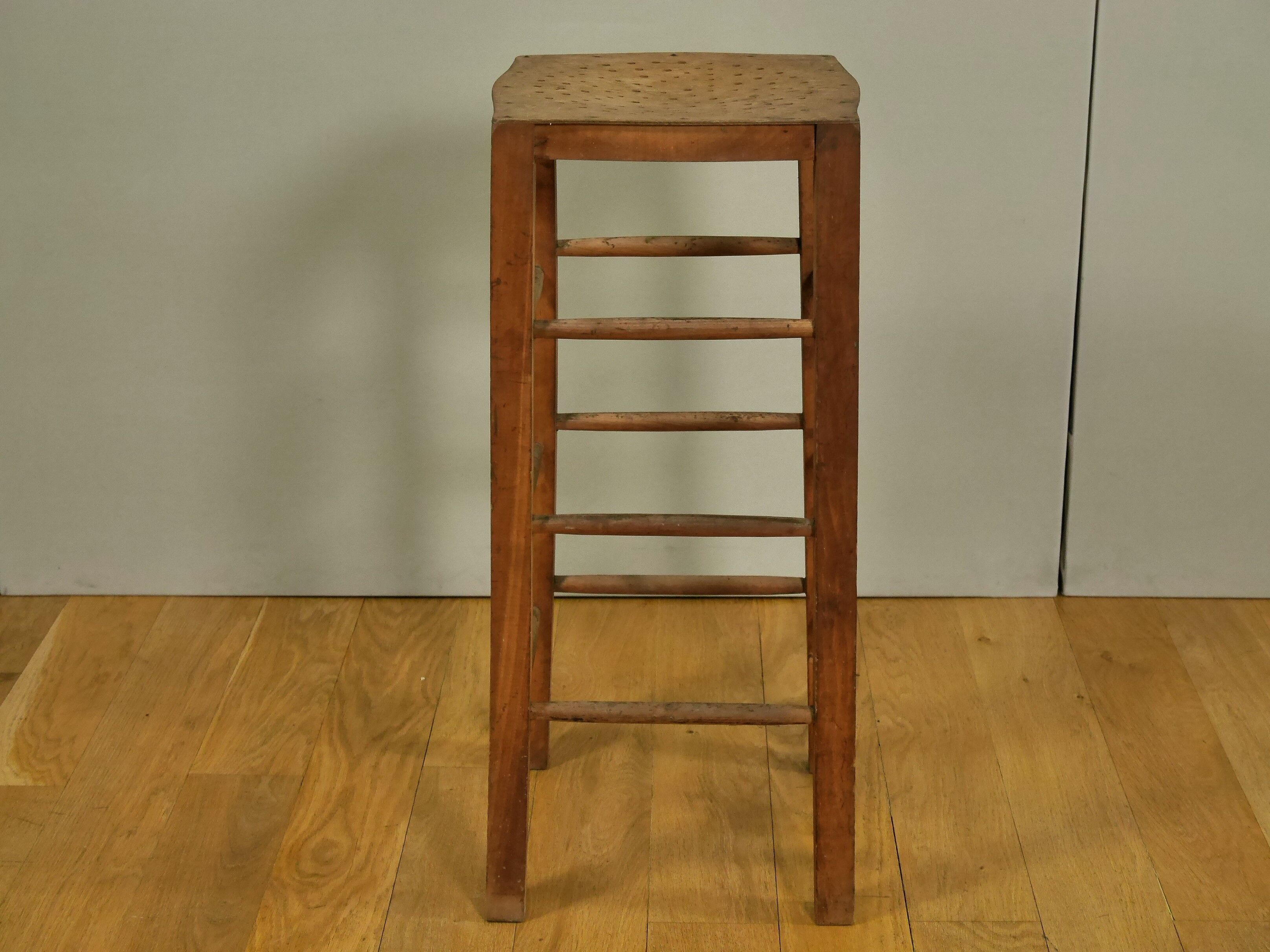 The 1930s Luterma stool