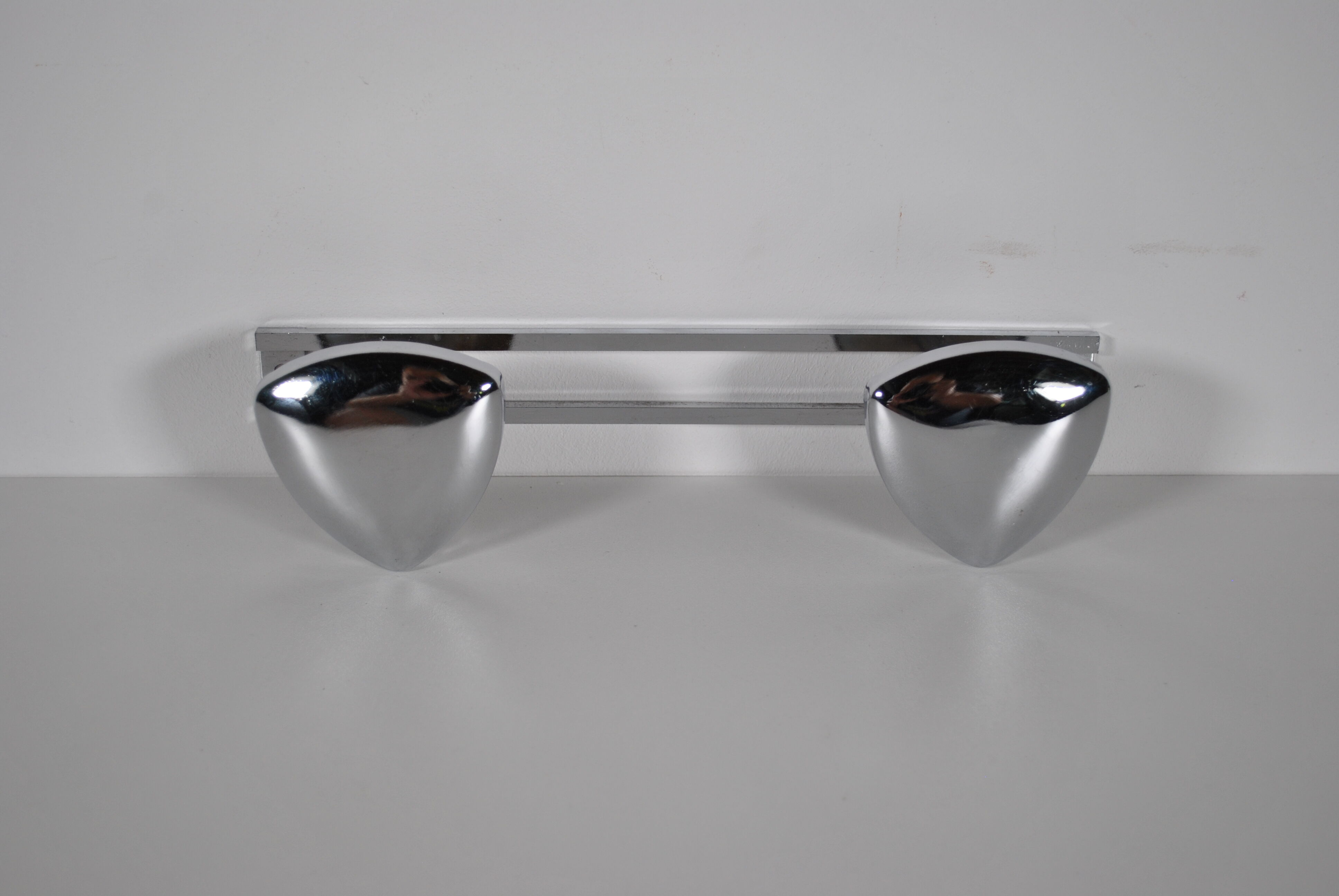 Double wall coat hook 1970