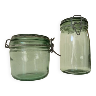 Set of 2 old jars The ideal