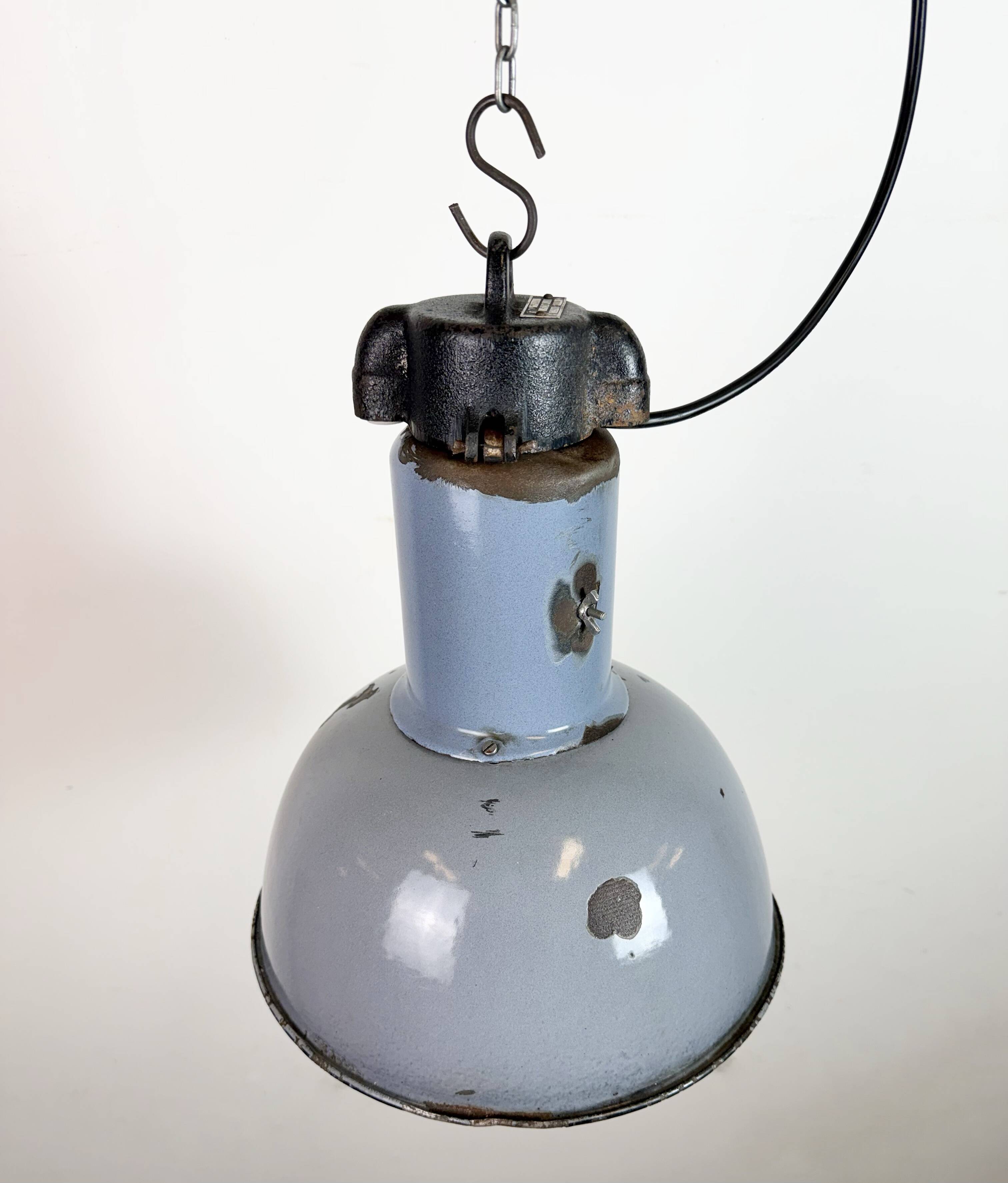 Industrial Grey Enamel Bauhaus Pendant Lamp, 1930s