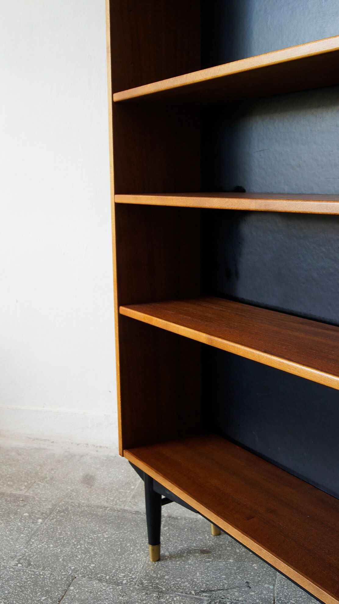 Bibliothèque en teck suédois vintage par Hugo Troeds