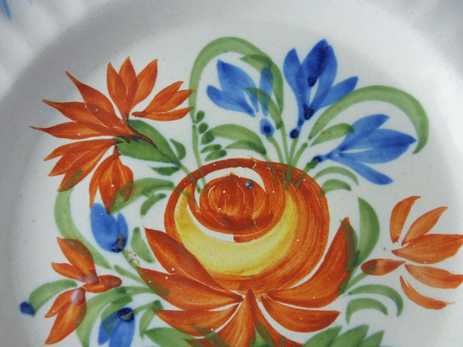 Old plate decoration flowers, ceramic from Auvillar, 18-19th
