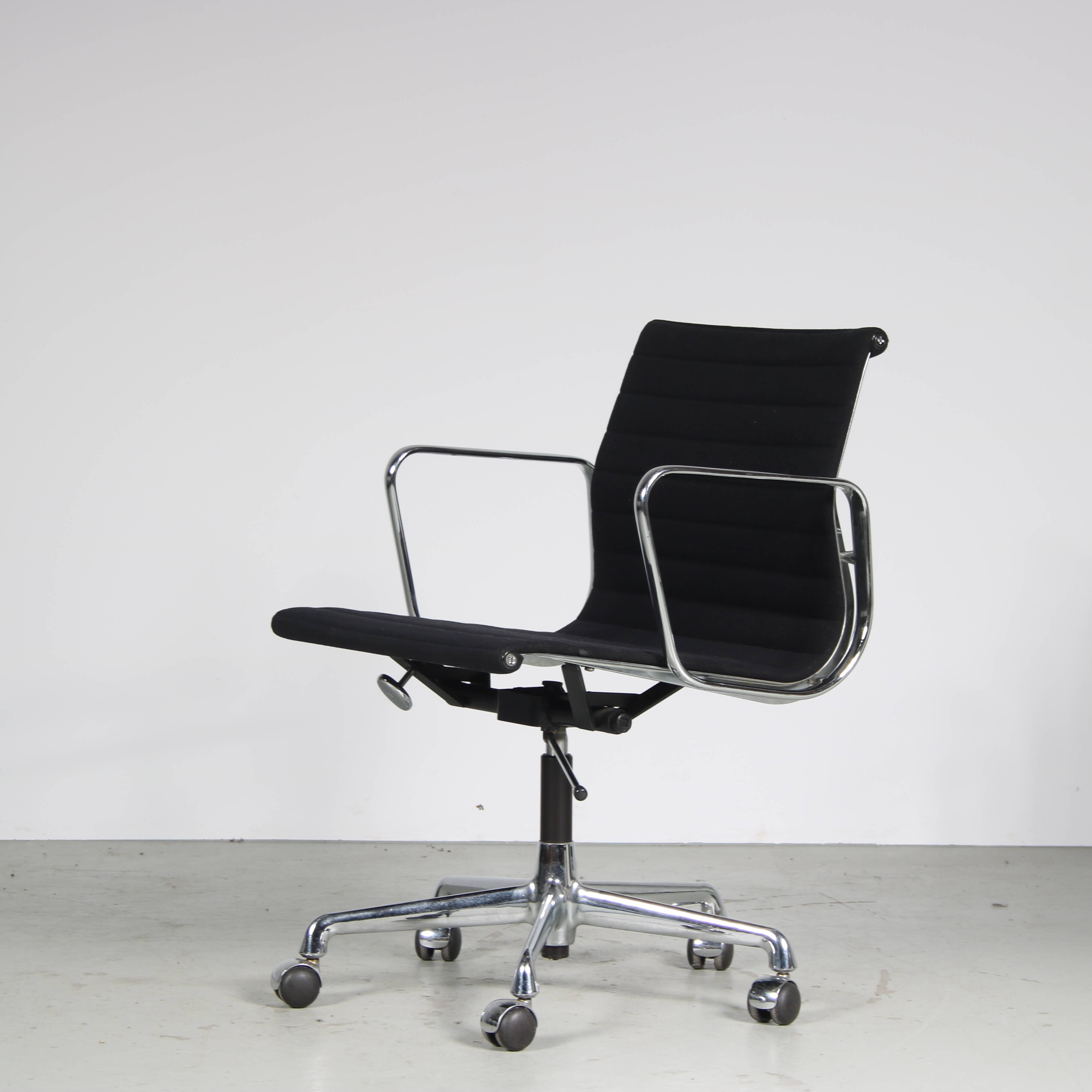 1970s “EA117” Desk chair by Charles & Ray Eames for Herman Miller, USA
