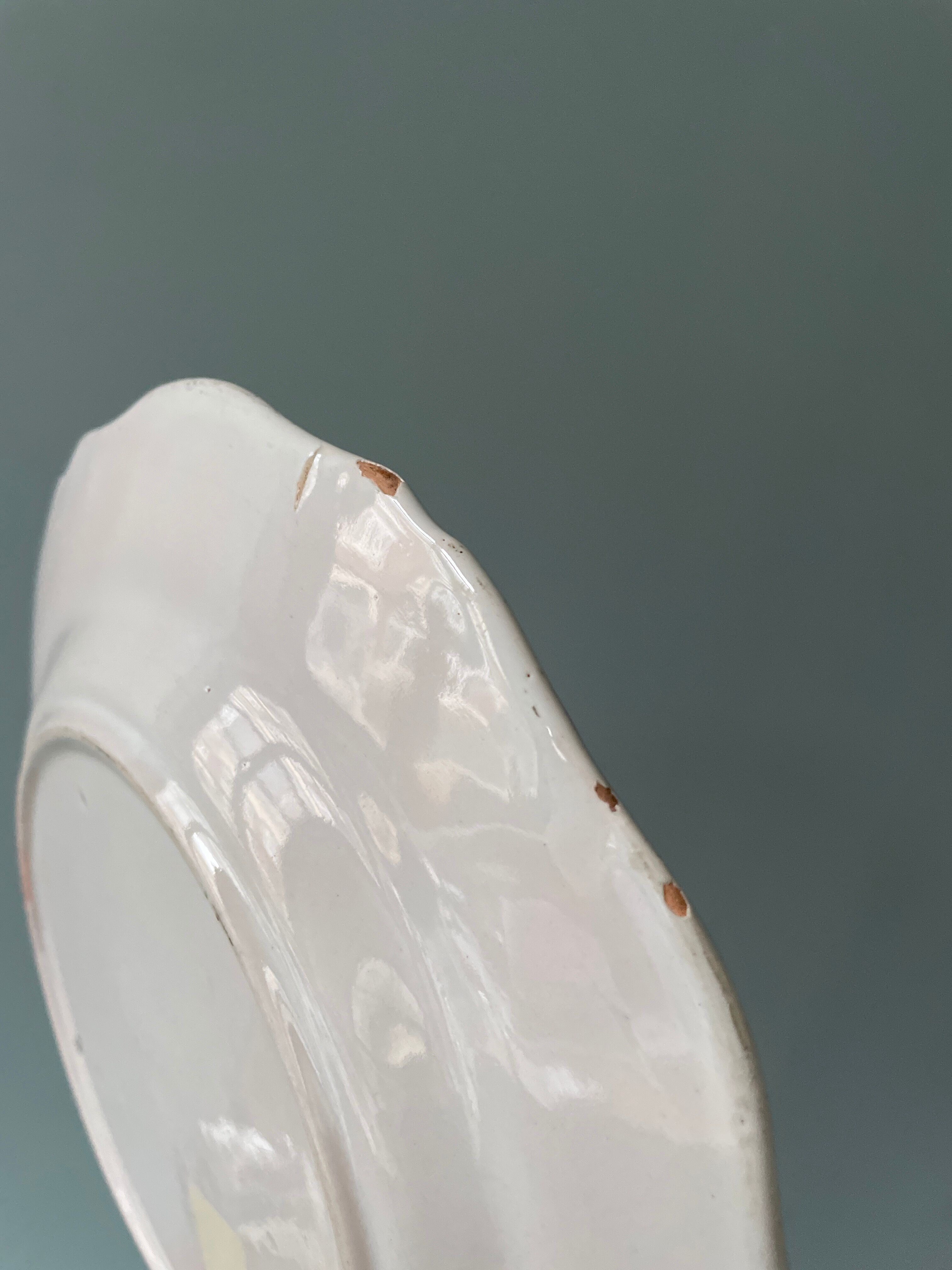 Set of 2 plates XIXth Les Islettes, rooster decoration and flowery basket