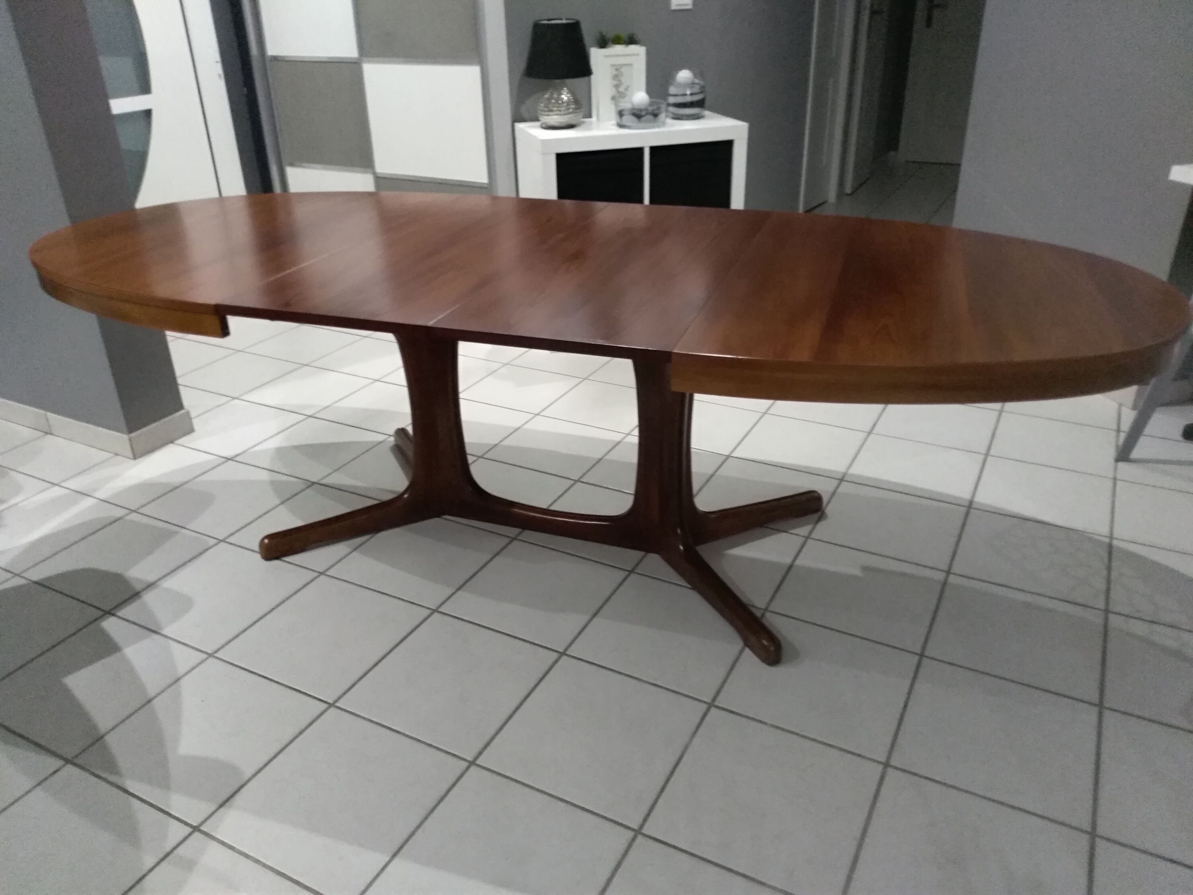 Expandable Baumann vintage table 1970