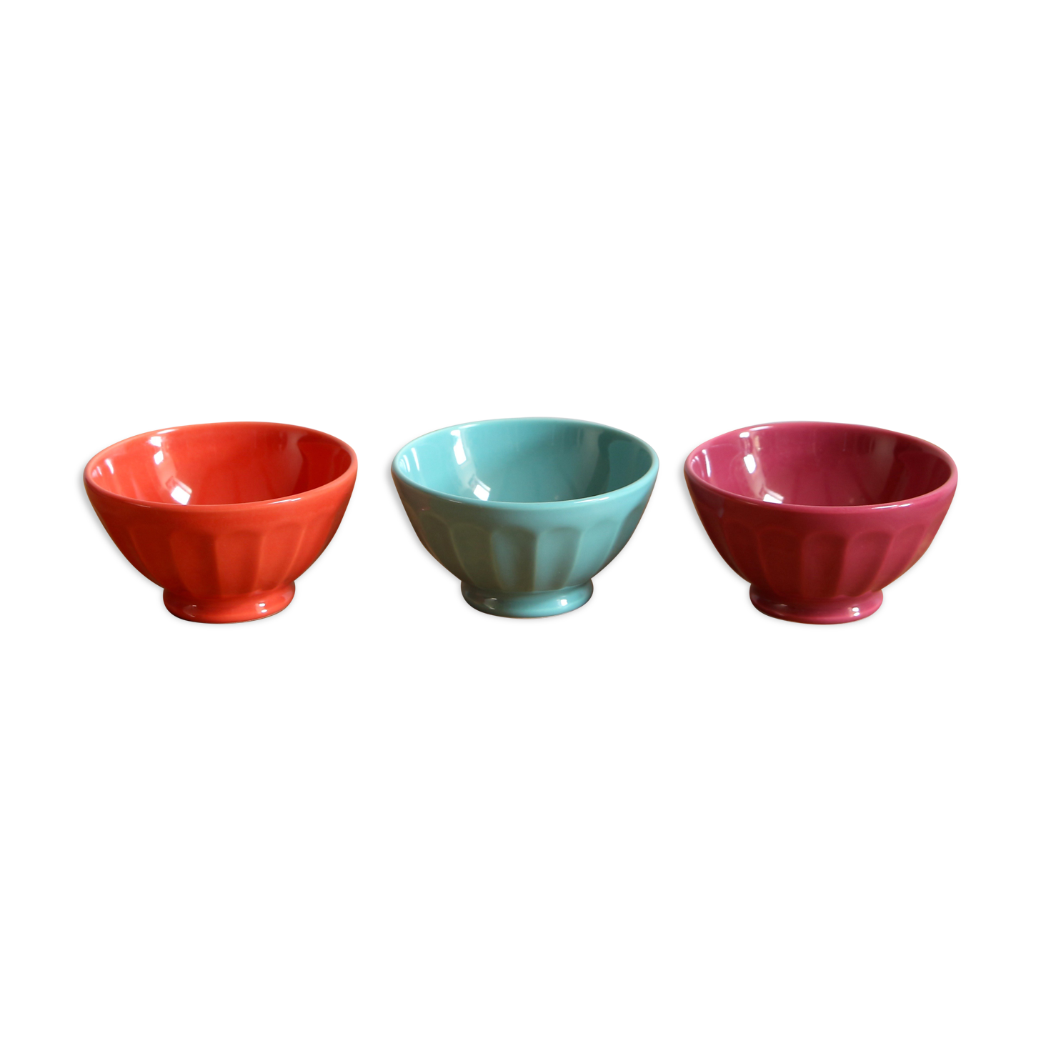 Colorful faceted bowls
