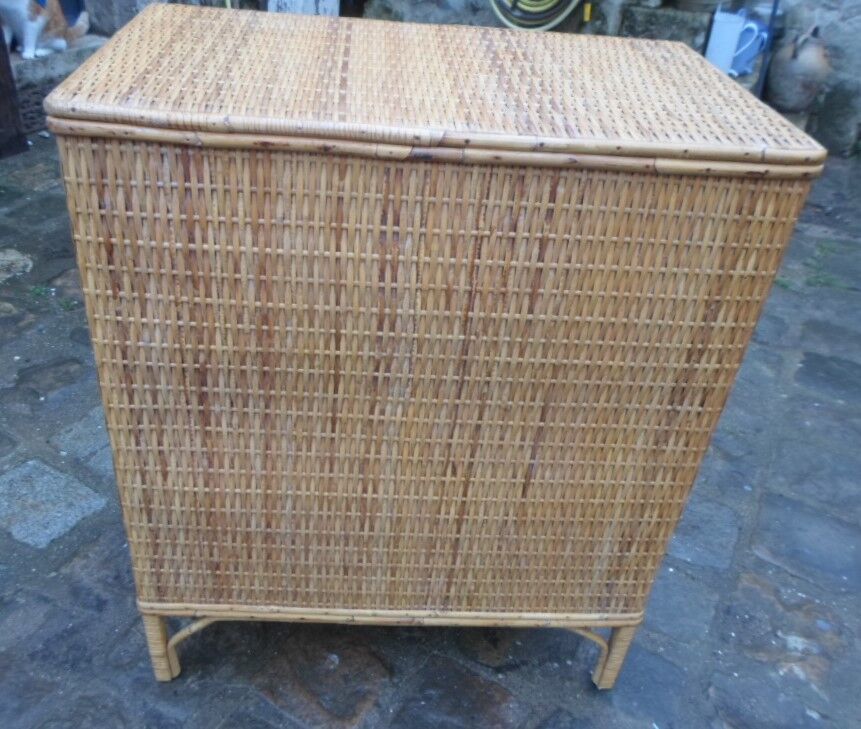 Dresser Vintage wood and woven natural rattan