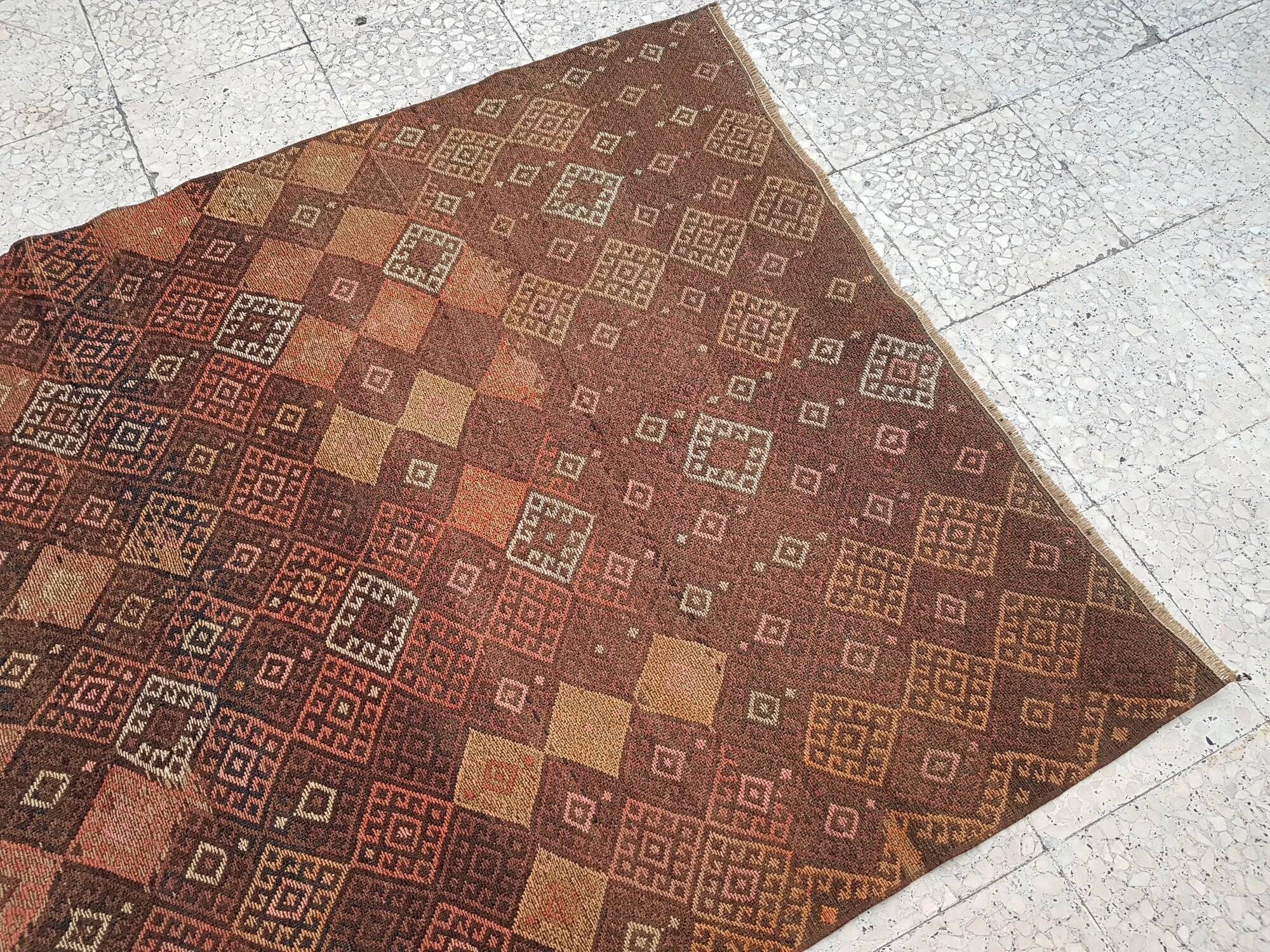 Vintage handmade Turkish rug 128x190 cm