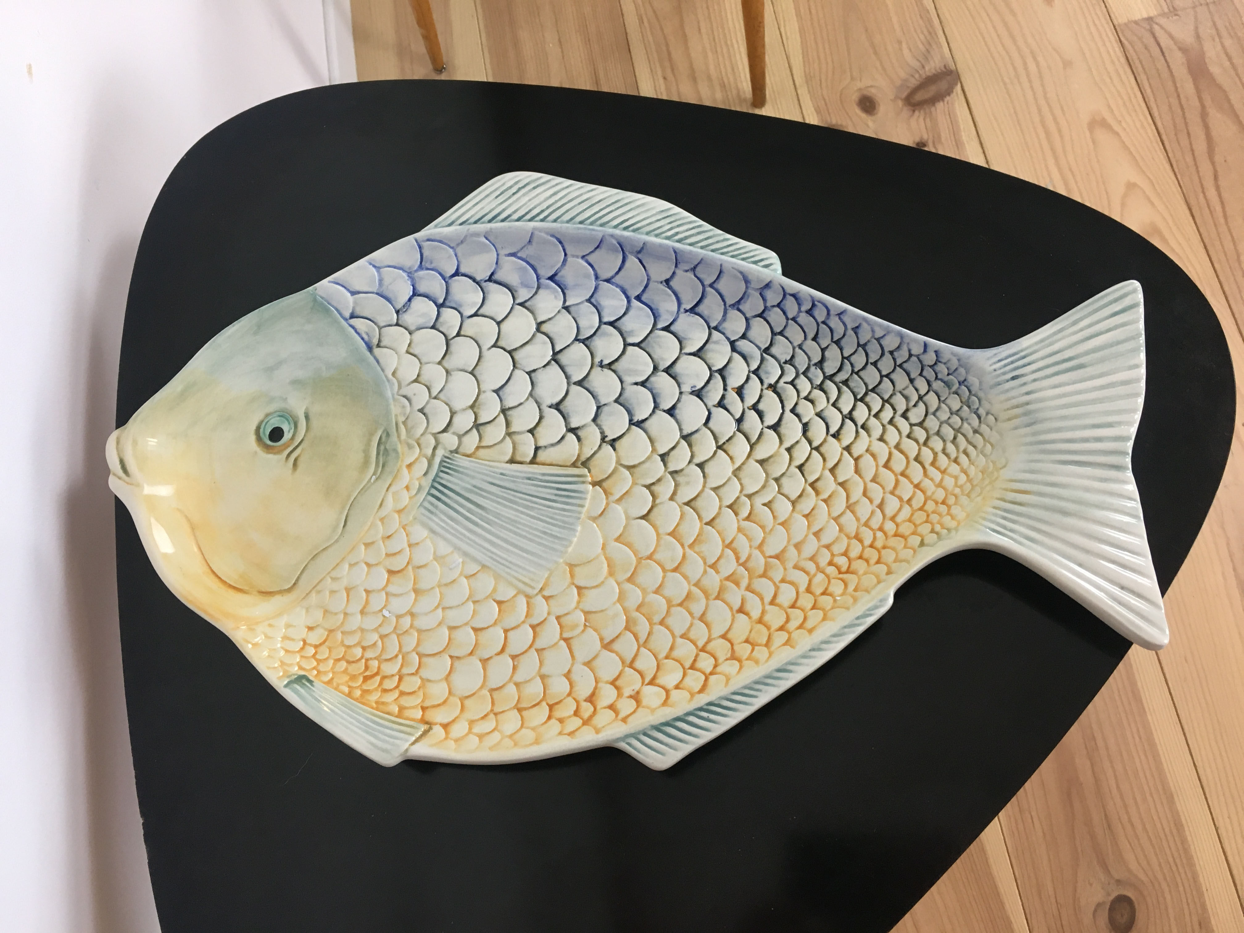 Multicolored ceramic fish zoomorphic dish