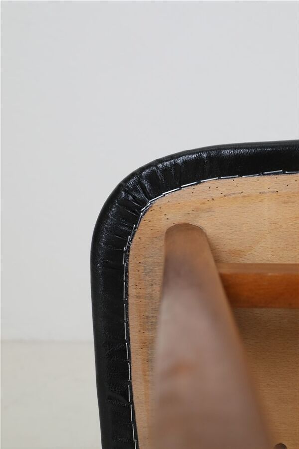 Chaise Findahl “Mosbøl” / années 1960 / années 1970 / teck / hêtre / skai / noir / design danois moderne du milieu du siècle