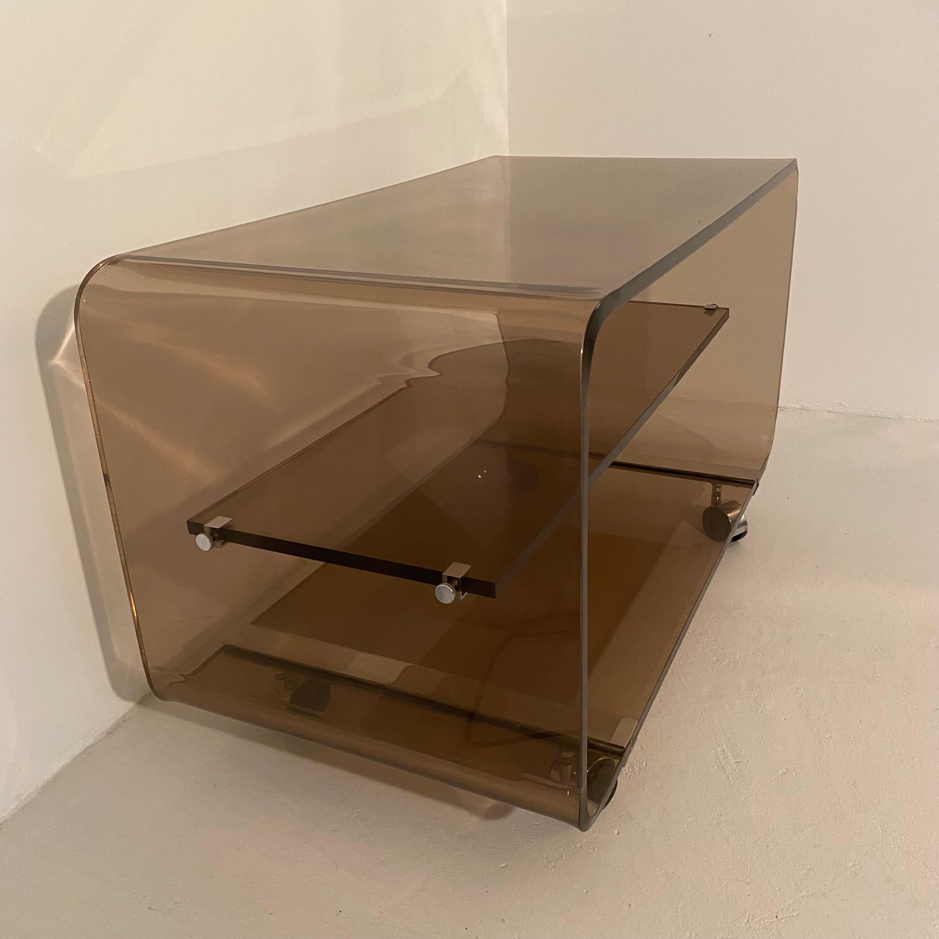 Coffee table served by Michel Dumas for Roche Bobois. 1970