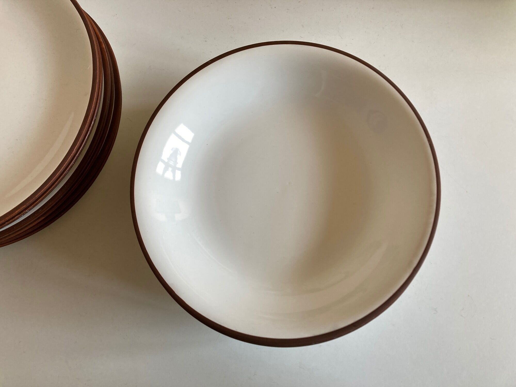 Set of 6 flat plates and 6 hollows in enamelled earth KMK 1965