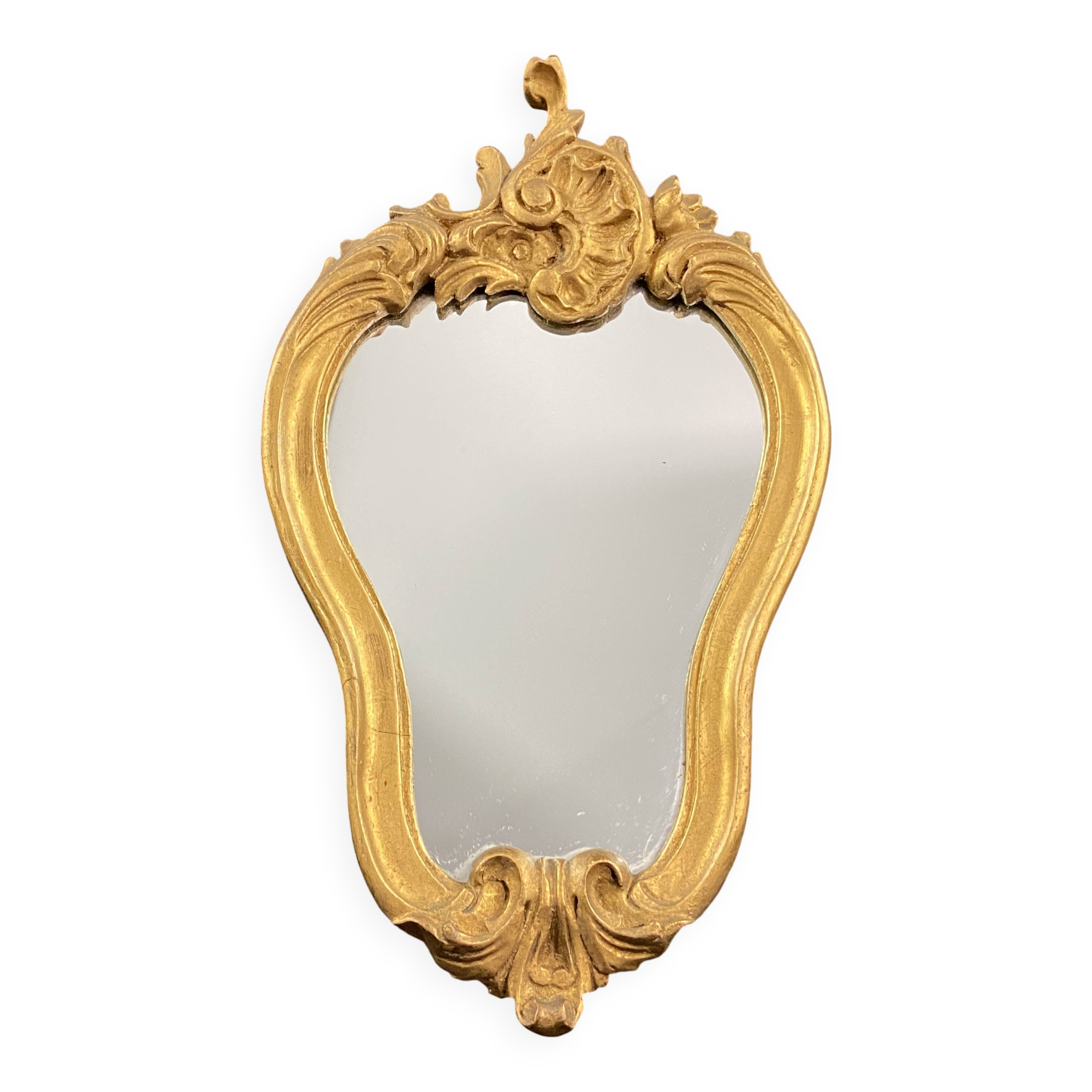 Violin mirror with shell decoration