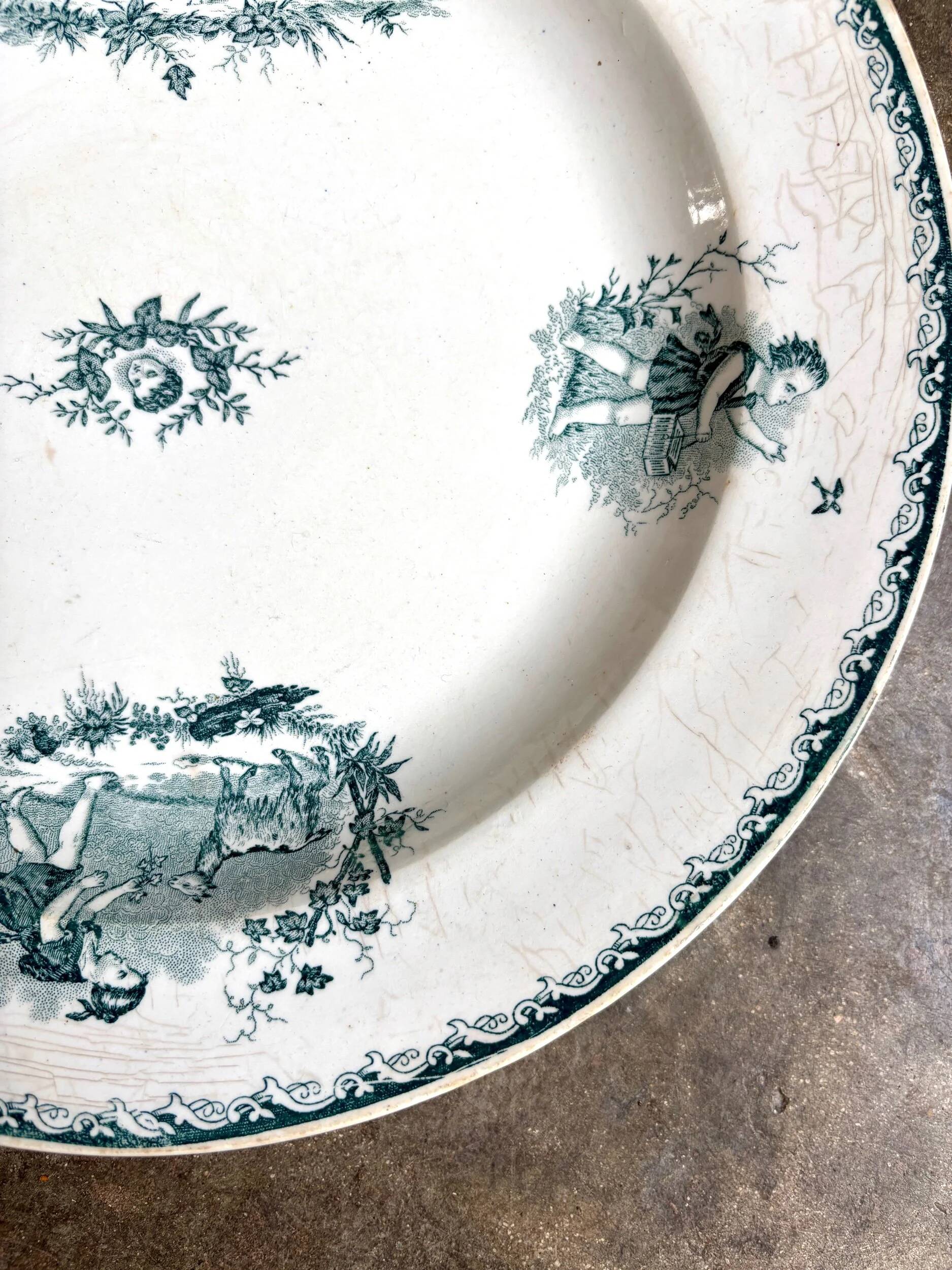 Plat rond en terre de fer verte