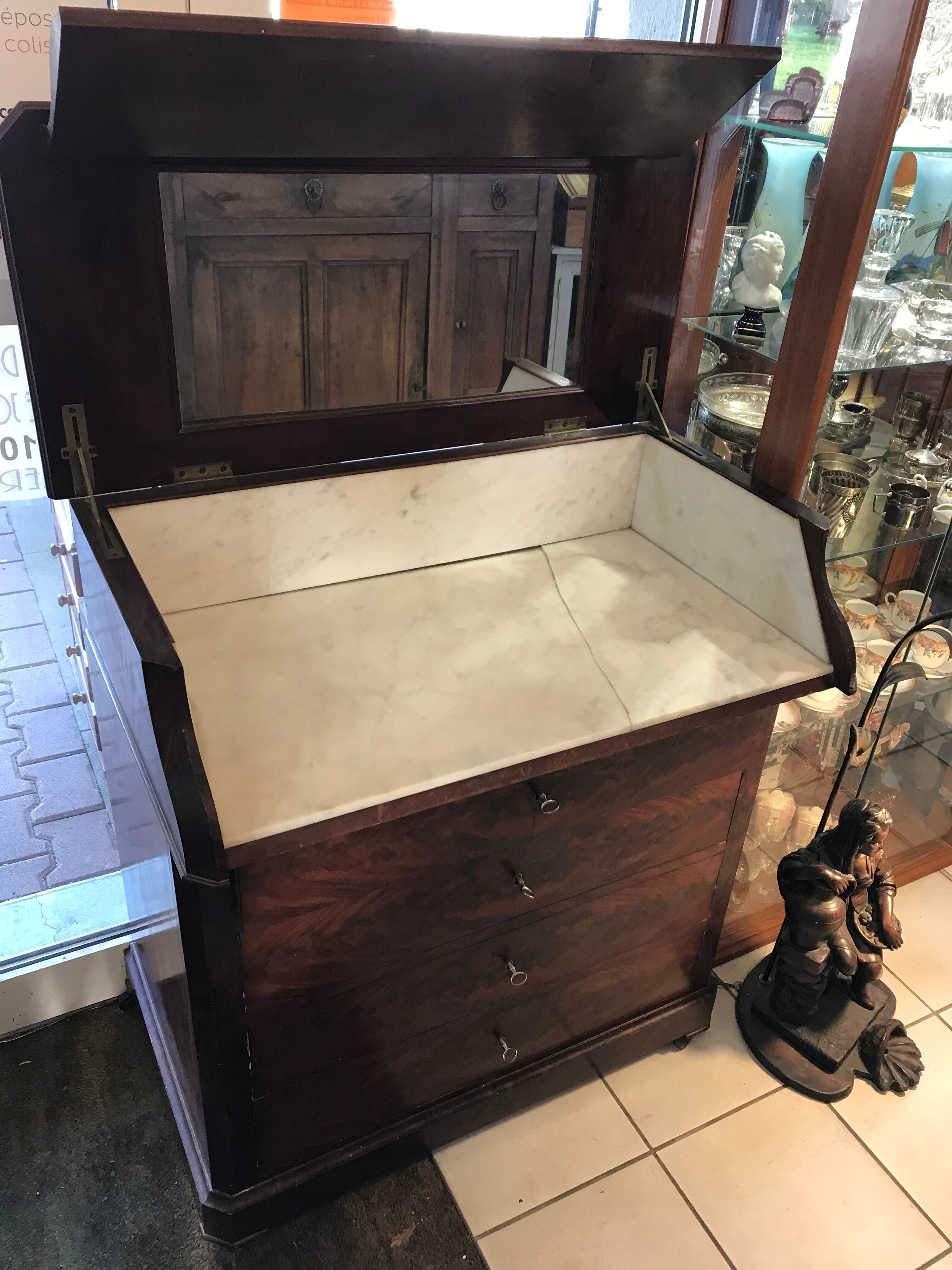 Dresser with vanity shelf