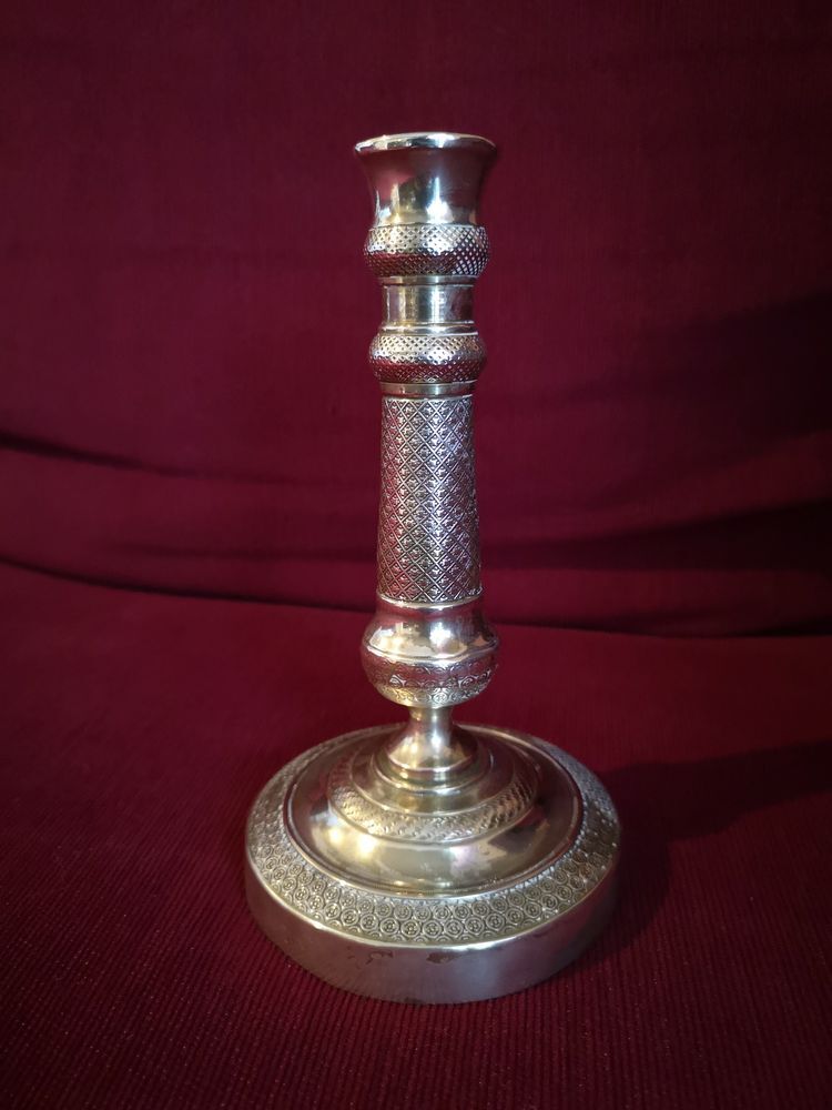 Finely chiseled bronze candle holder - End of 19th century
