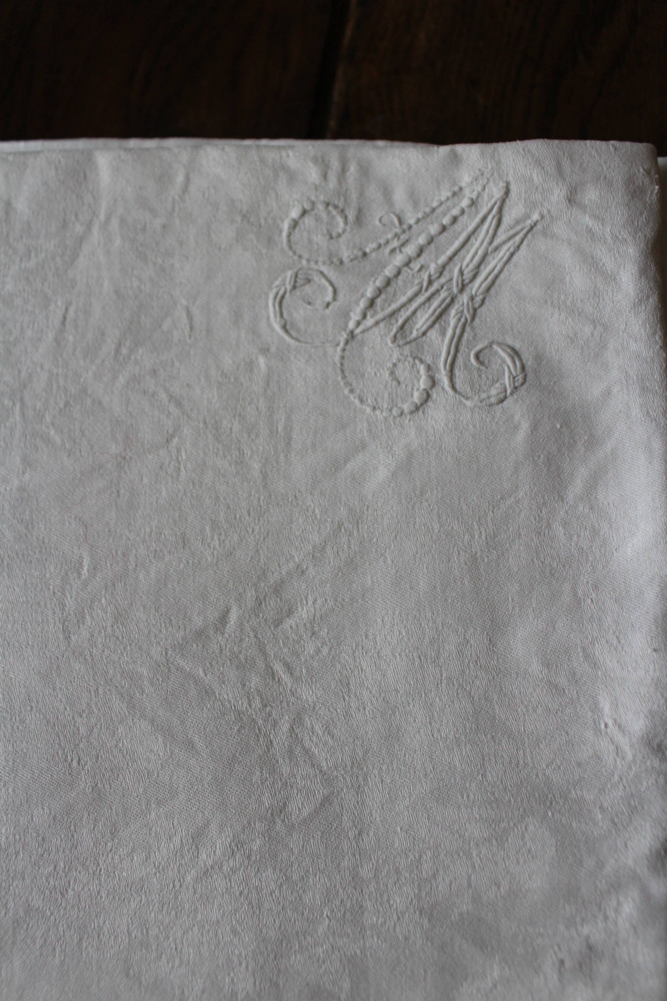 A set of 6 damask napkins Monograms MM